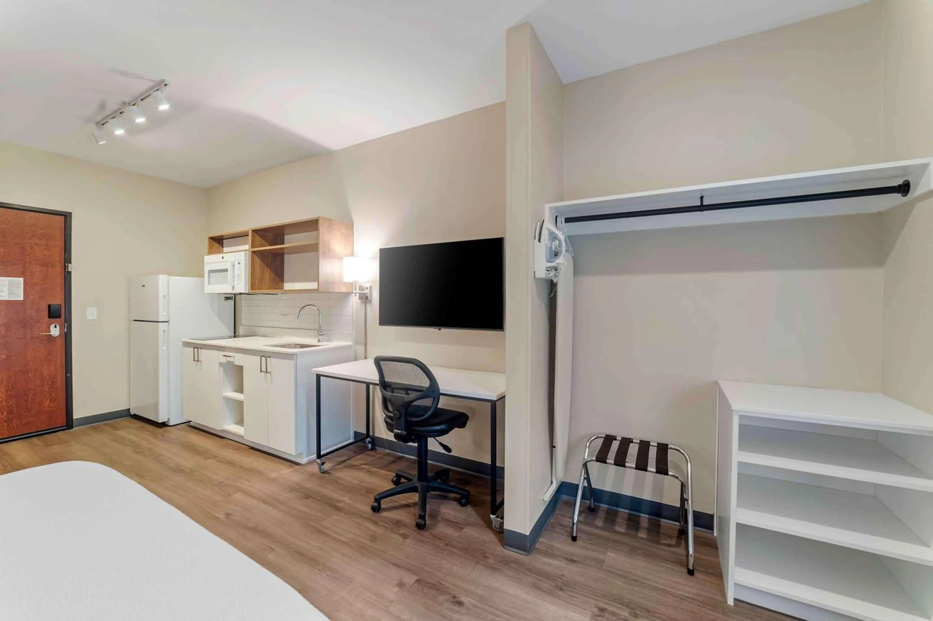 Bedroom, Bed in Extended Stay America Premier Suites - Asheville