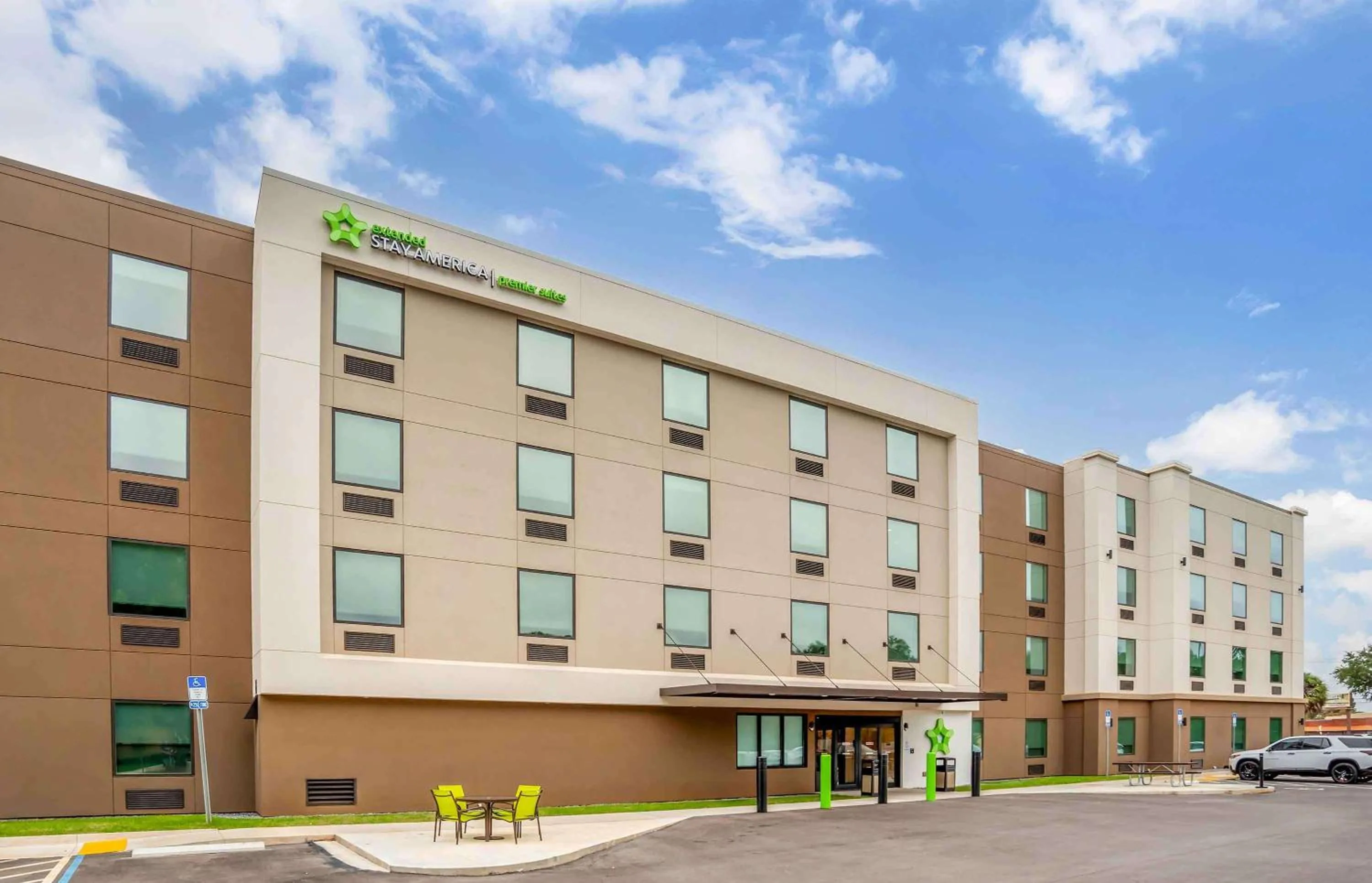 Property building in Extended Stay America Premier Suites - Pensacola - NAS Corry Station
