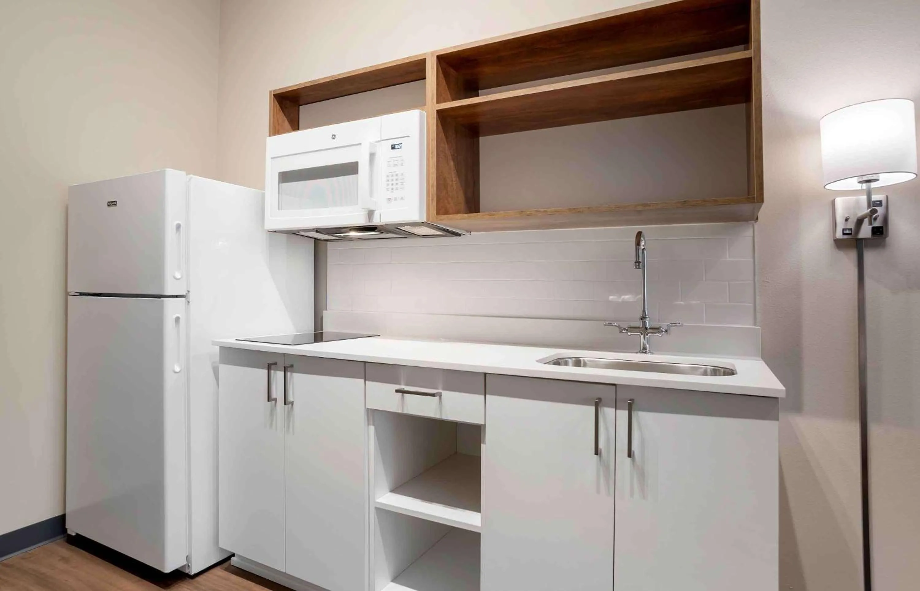 Kitchen or kitchenette in Extended Stay America Premier Suites - Pensacola - NAS Corry Station