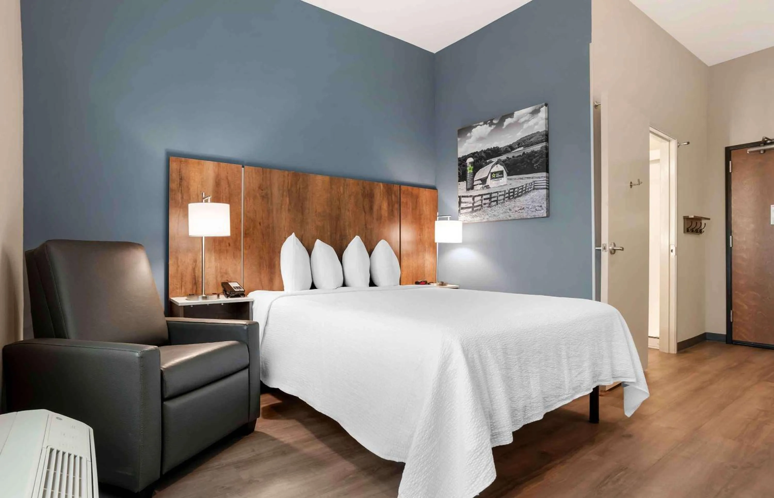 Bedroom, Bed in Extended Stay America Premier Suites - Pensacola - NAS Corry Station