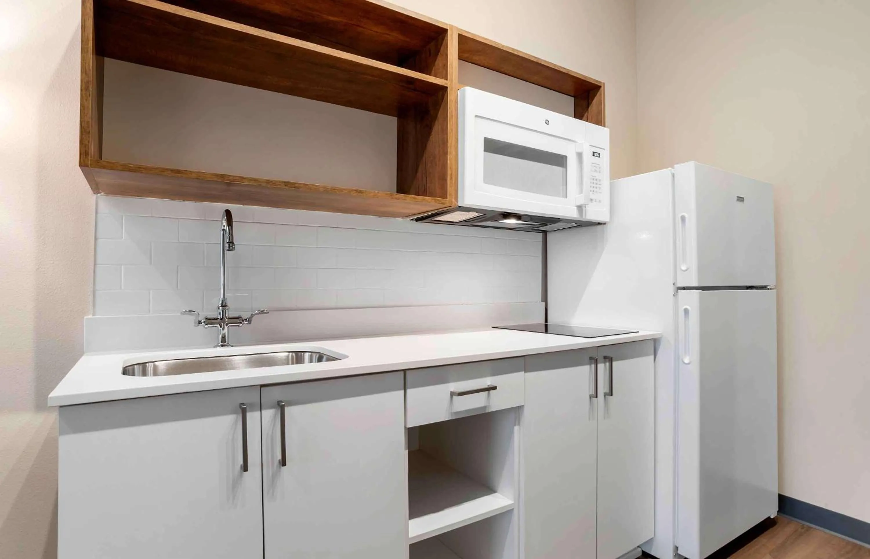 Kitchen or kitchenette in Extended Stay America Premier Suites - Pensacola - NAS Corry Station
