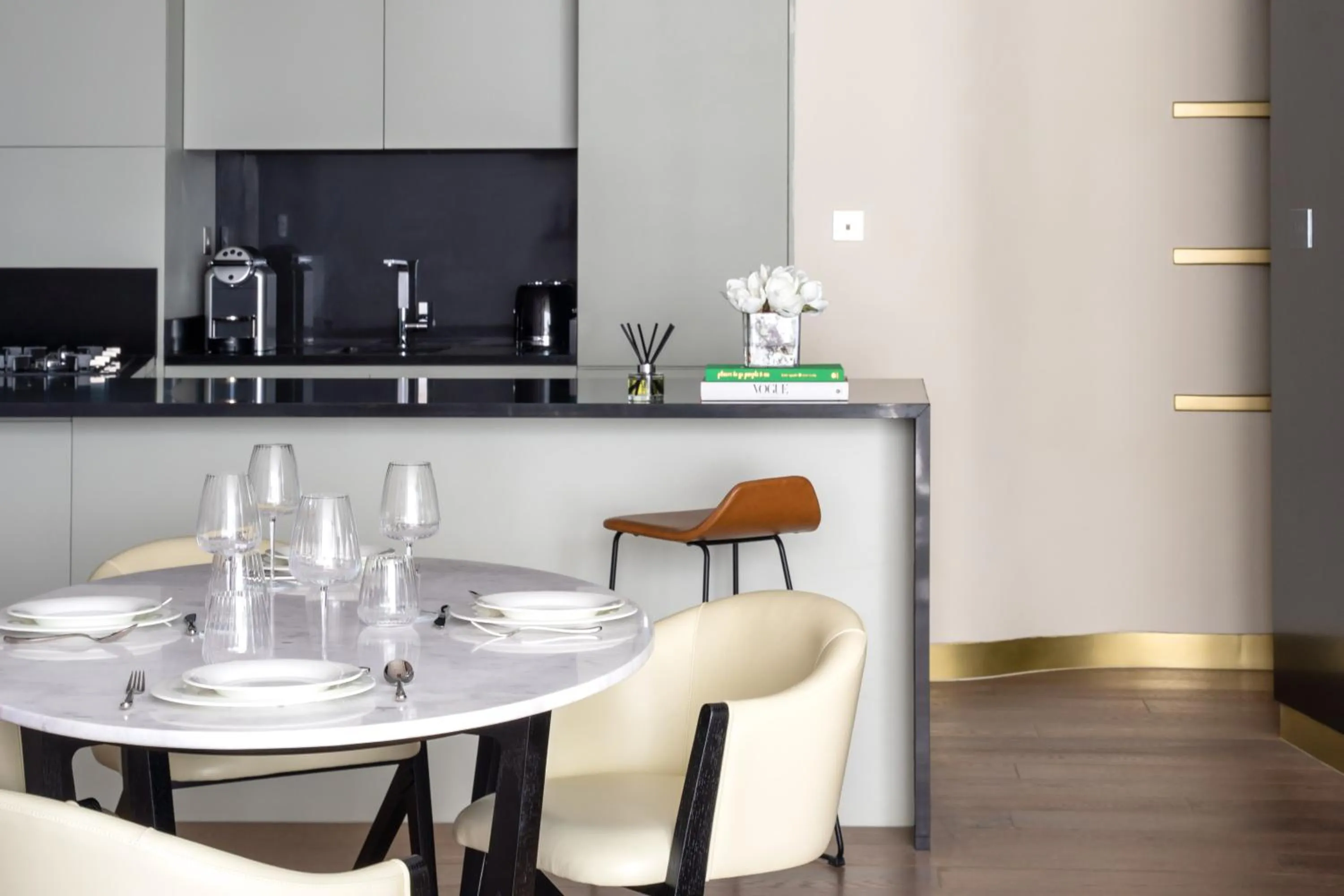 Kitchen or kitchenette in ME Dubai Residences