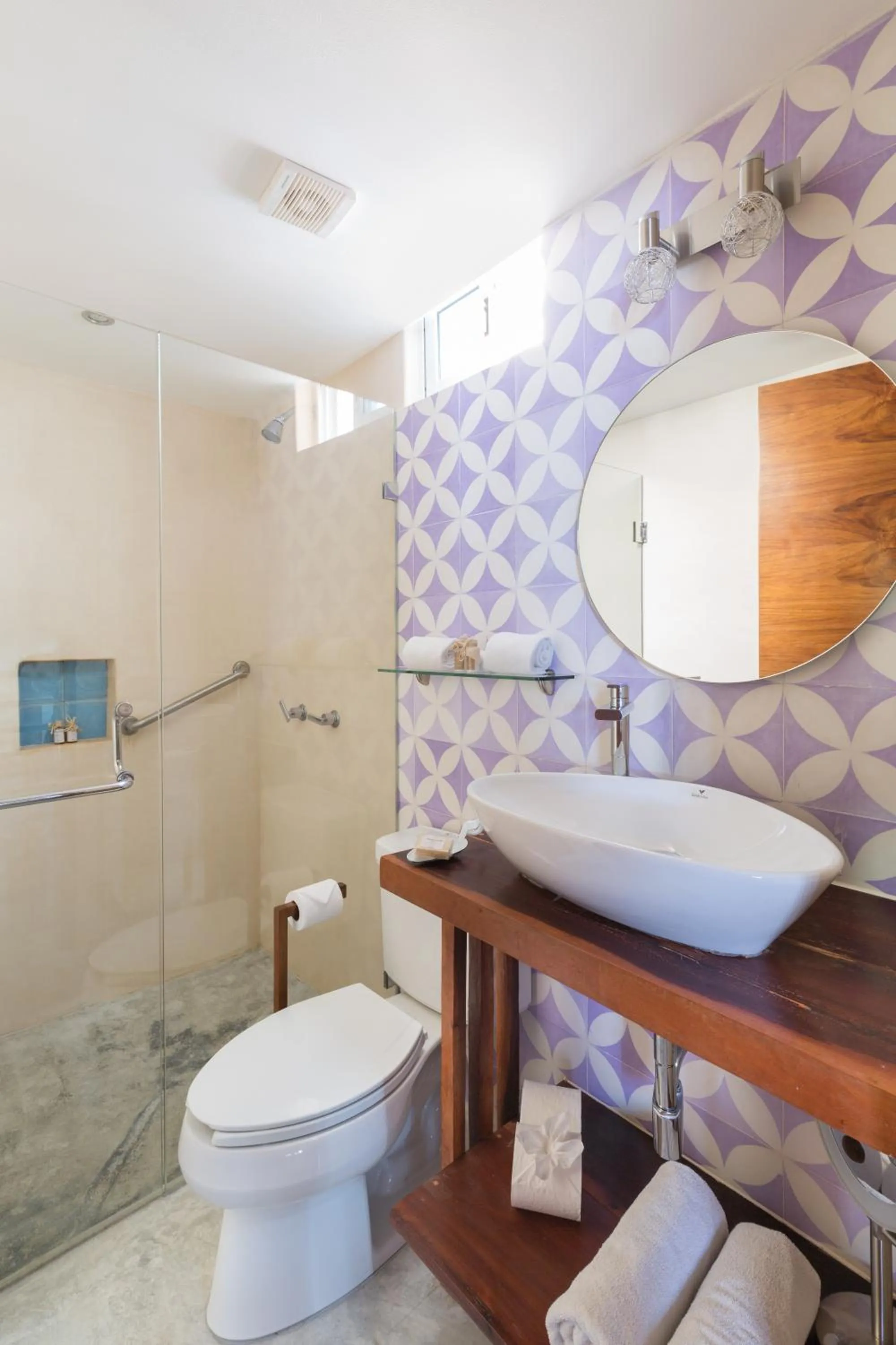 Shower in Quinta Margarita - Boho Chic Hotel