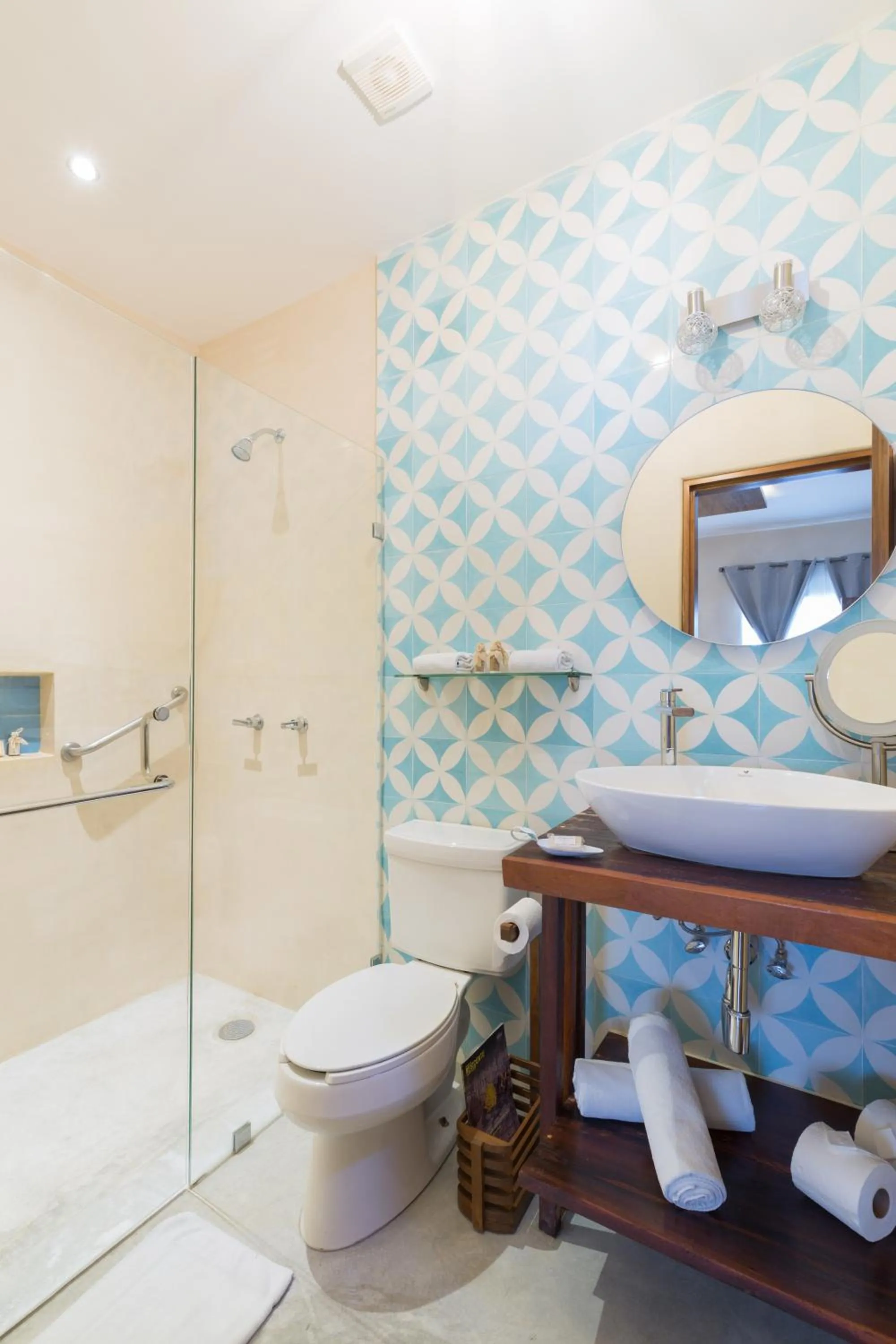 Shower in Quinta Margarita - Boho Chic Hotel