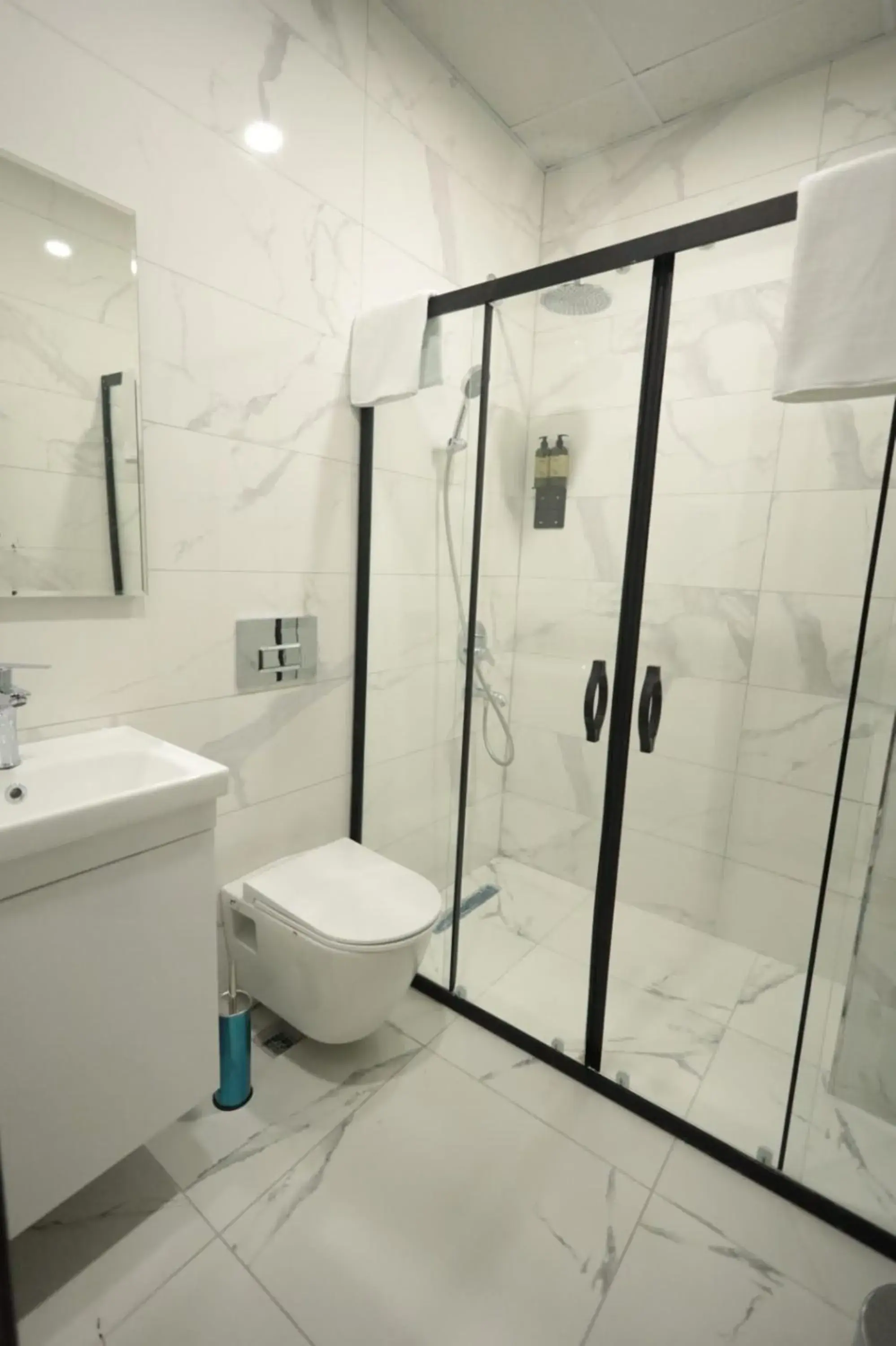 Deluxe Triple Room in BZN Airport Hotel Deluxe Triple Room in BZN Airport Hotel