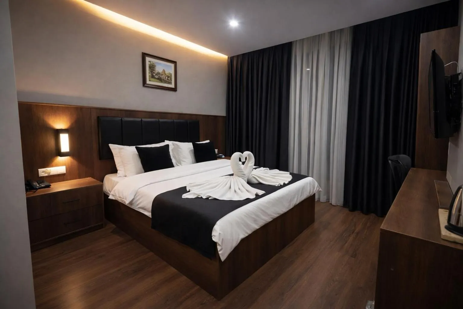 Bed in BZN Airport Hotel