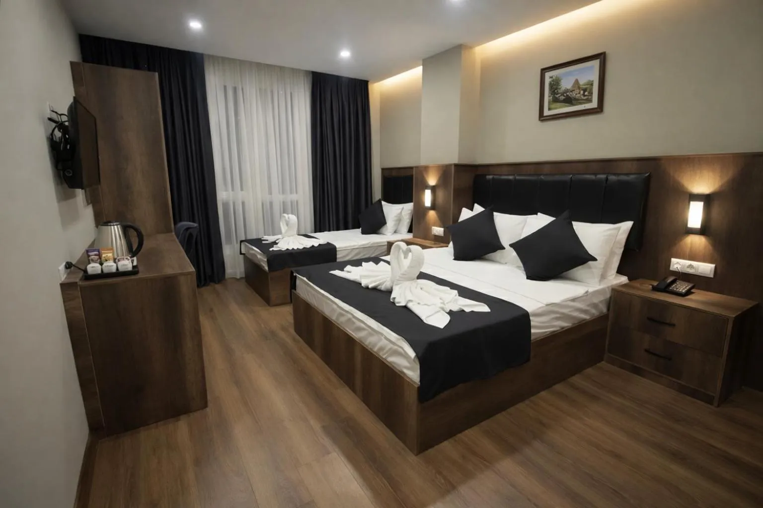 Bed in BZN Airport Hotel