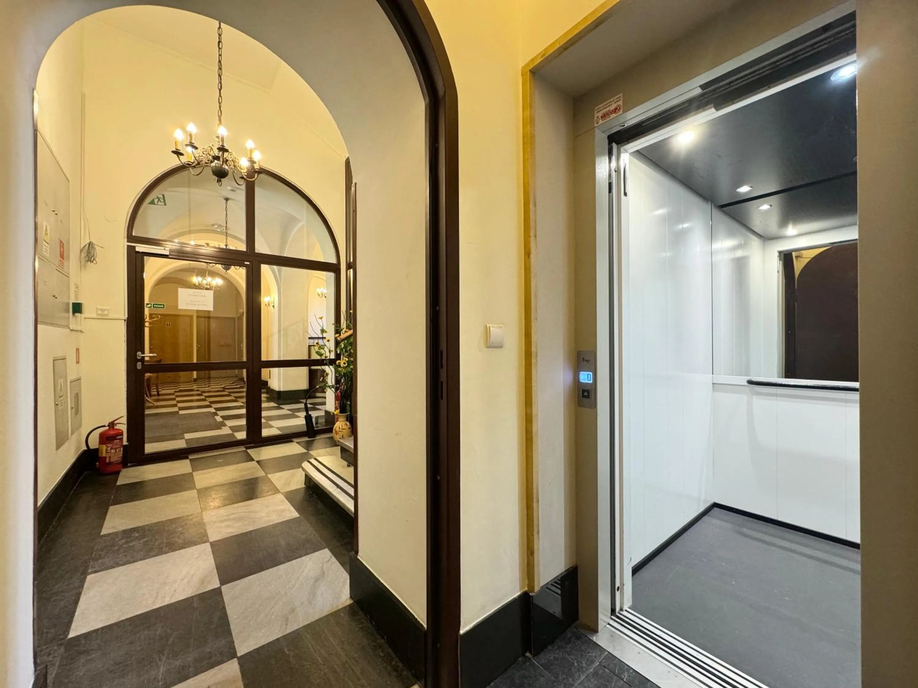 elevator in Hotel Mazowiecki WOW