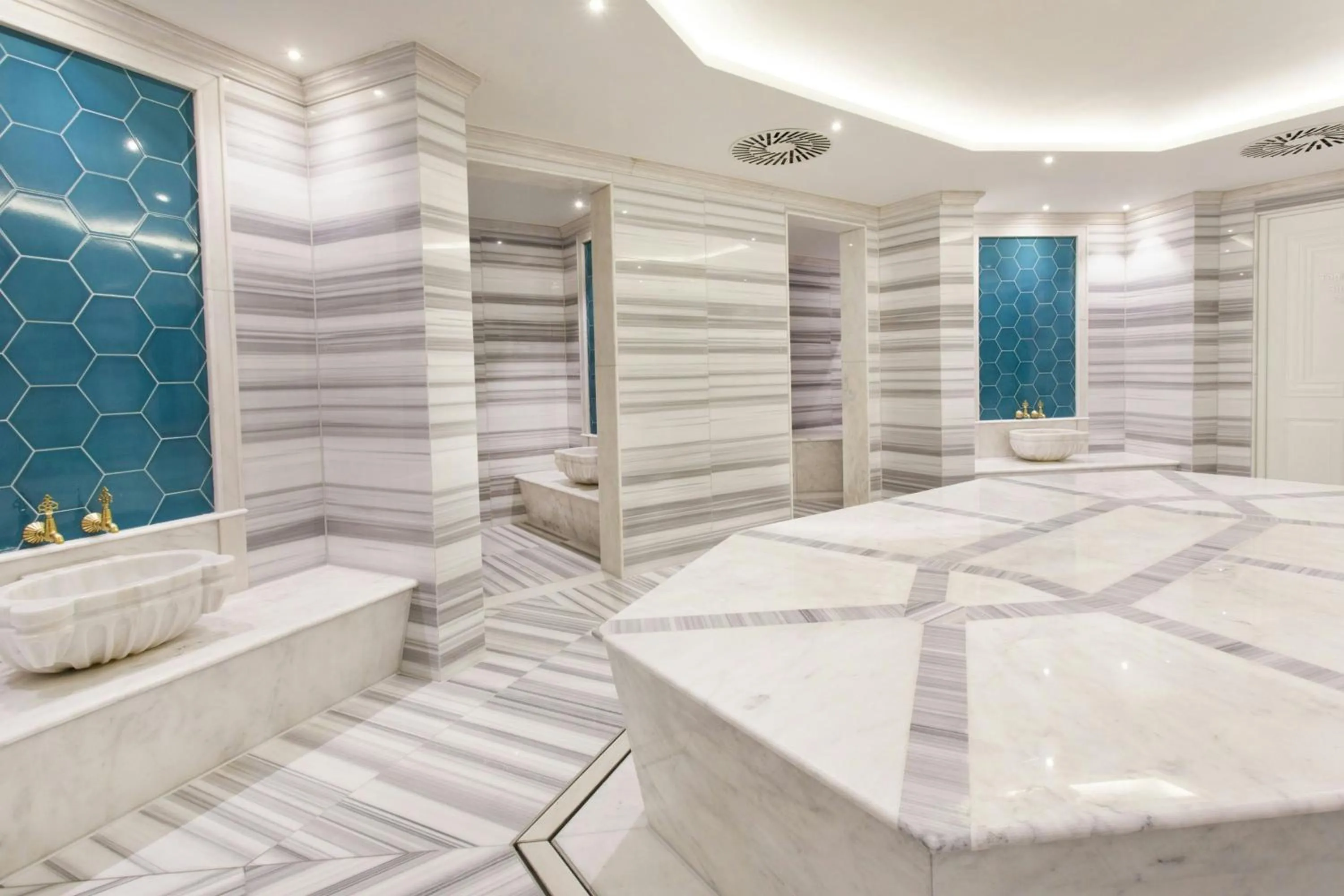 Spa and wellness centre/facilities, Bed in Corendon Amsterdam New-West, a Tribute Portfolio Hotel