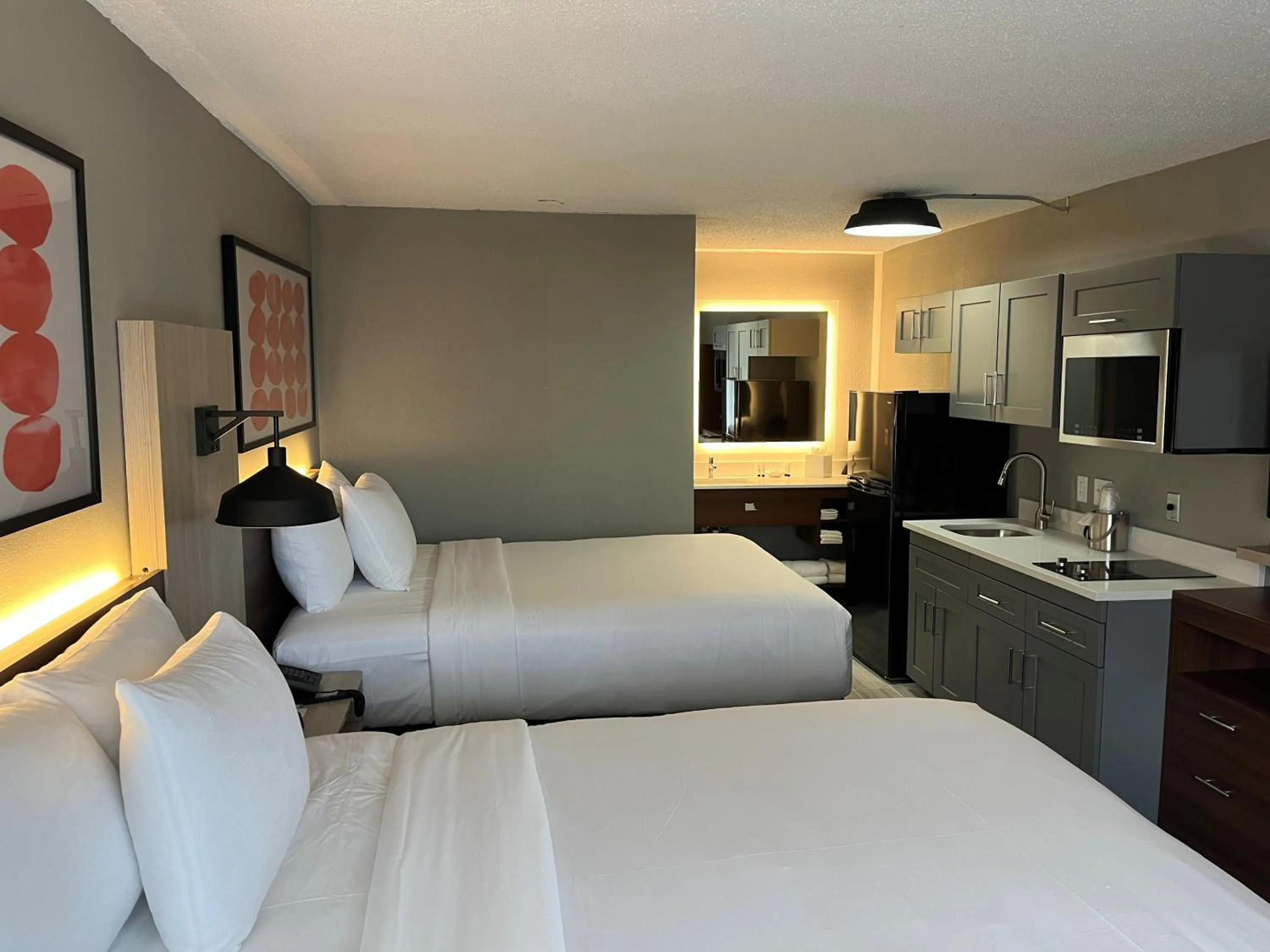 Bed in Hawthorn Extended Stay by Wyndham Columbia-Ft Jackson