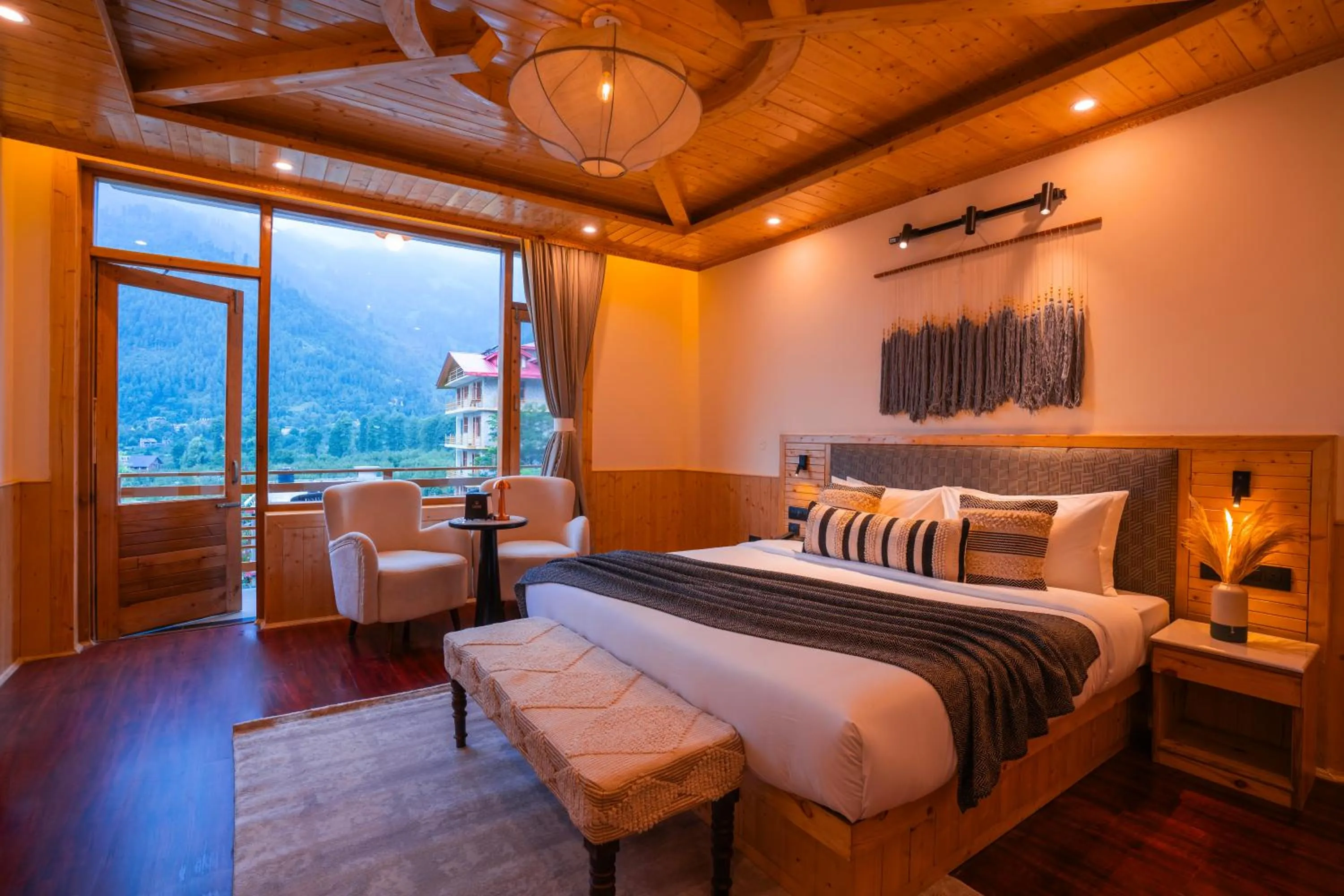 Bed in Olgah Manali