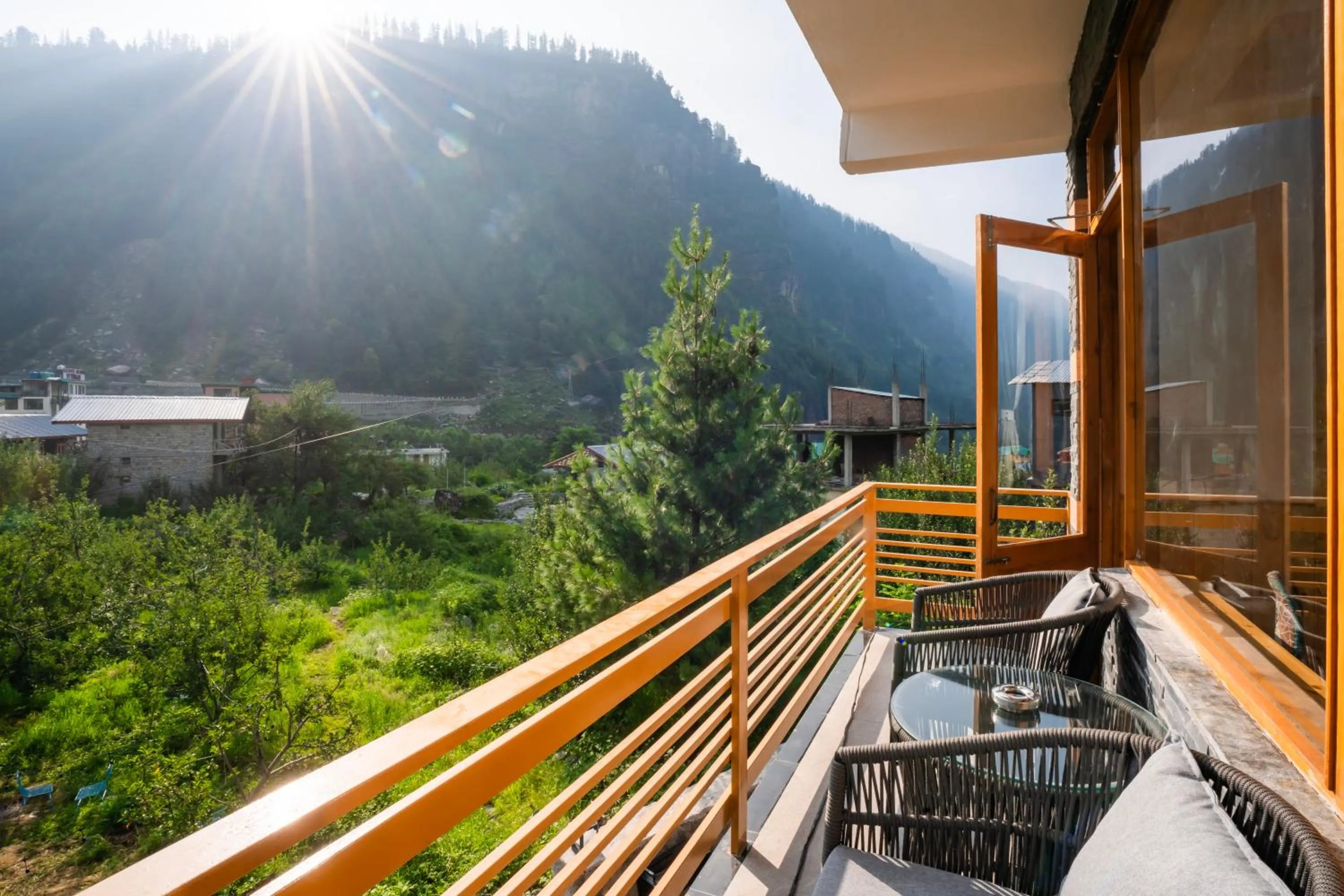 Balcony/Terrace in Olgah Manali