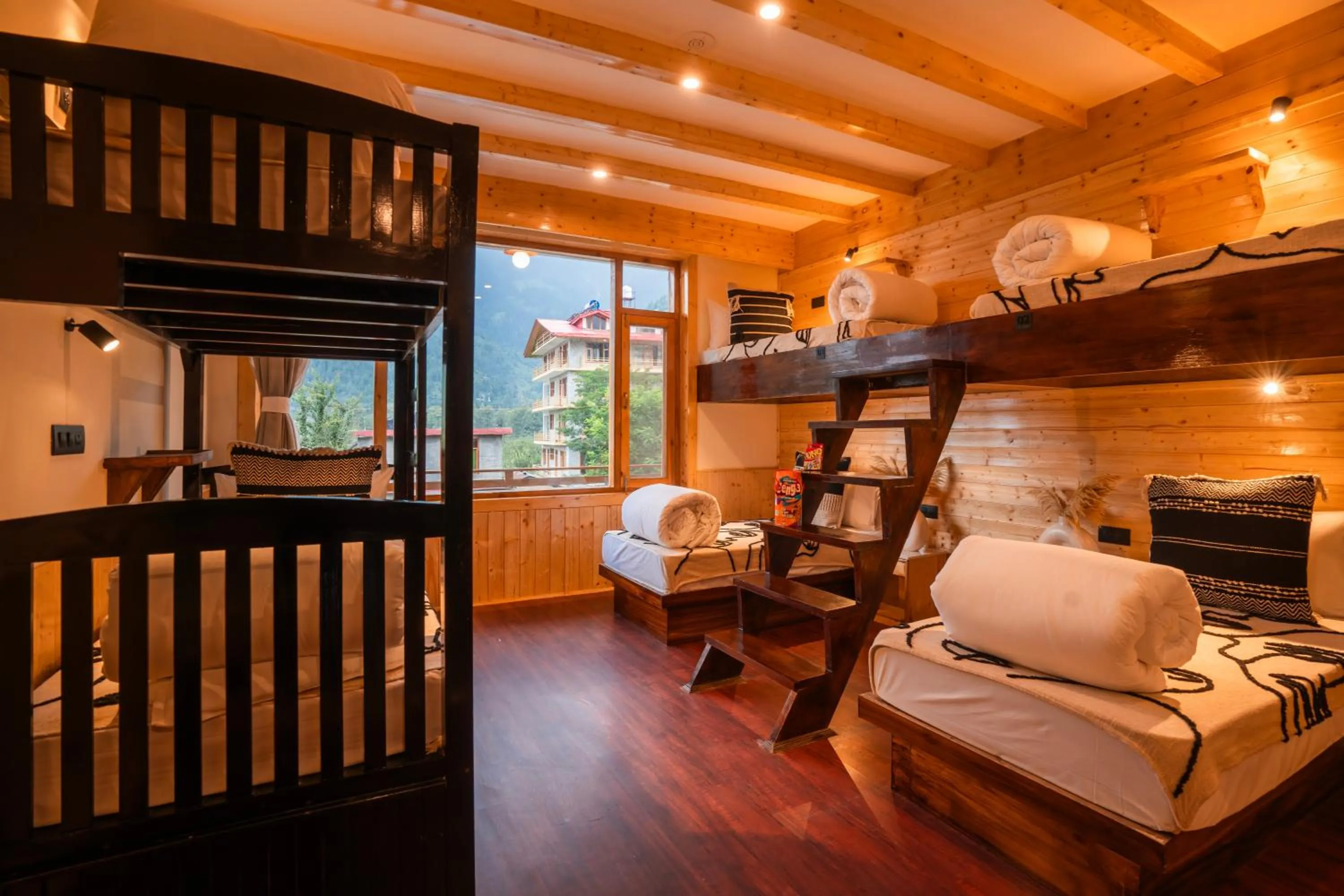 Photo of the whole room, Bed in Olgah Manali