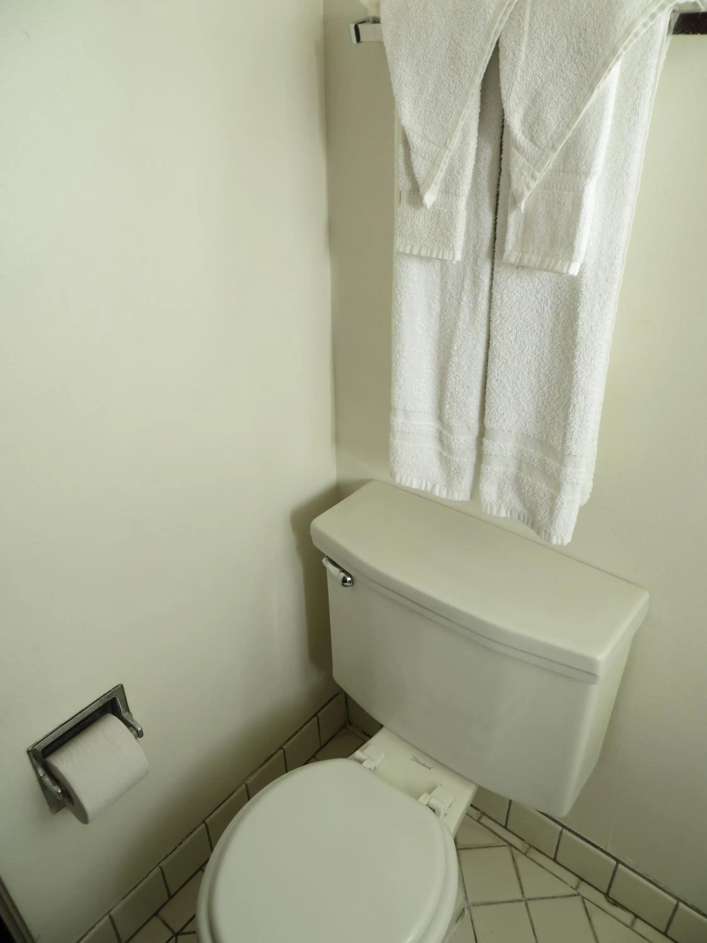 Bathroom in Capri Motel