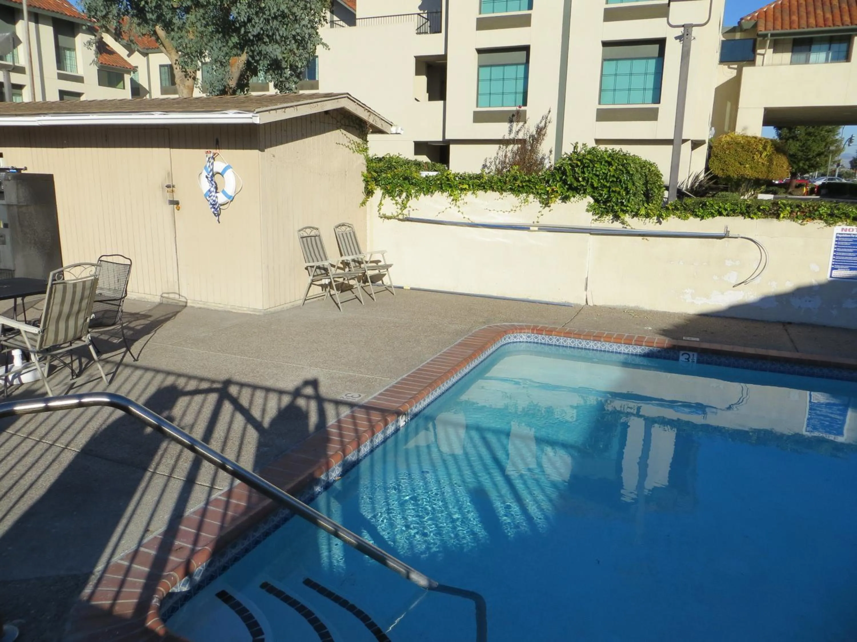 Swimming pool in Capri Motel