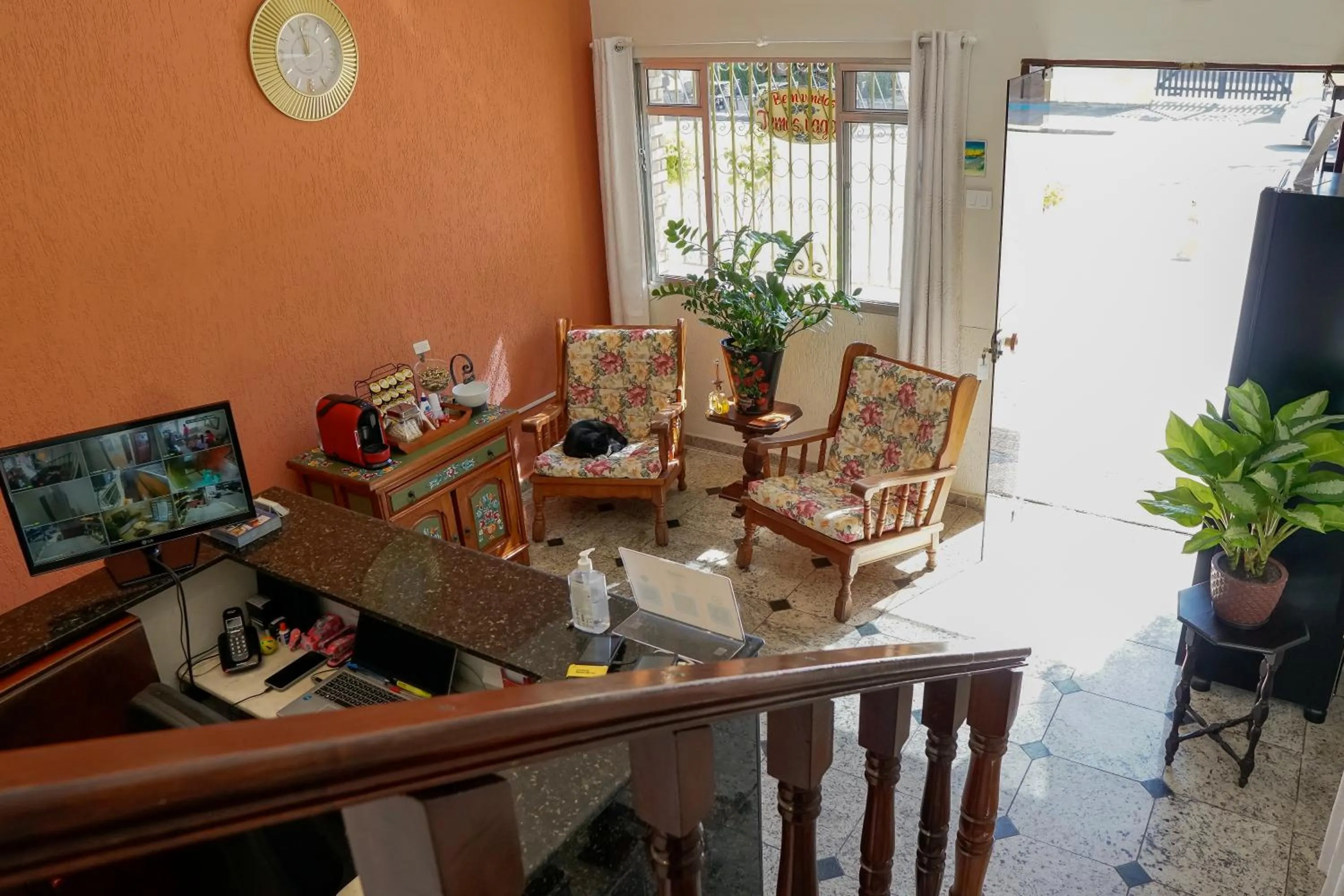 Lobby or reception in Pousada Amanhecer do Itaguá