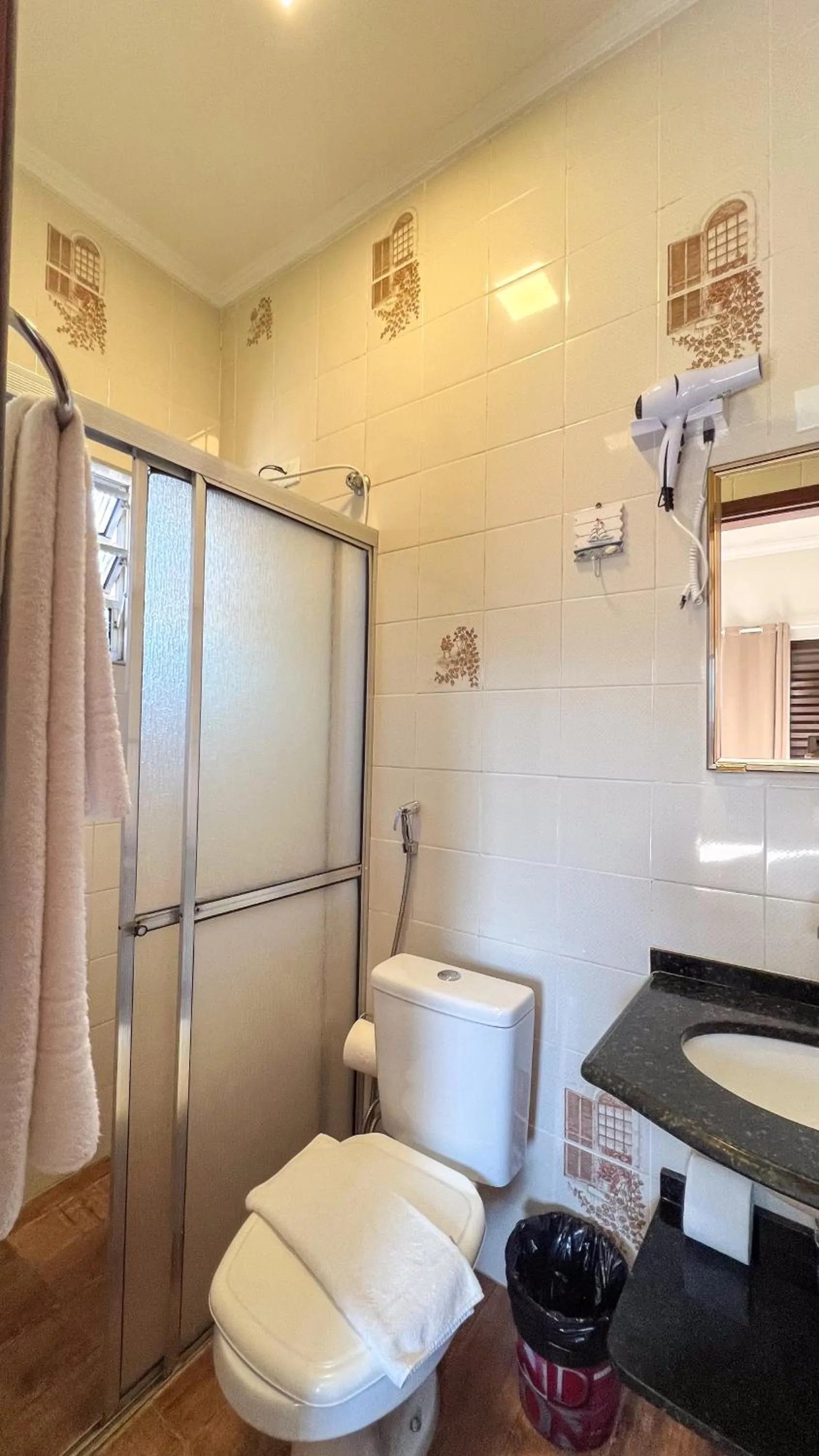 Shower in Pousada Amanhecer do Itaguá