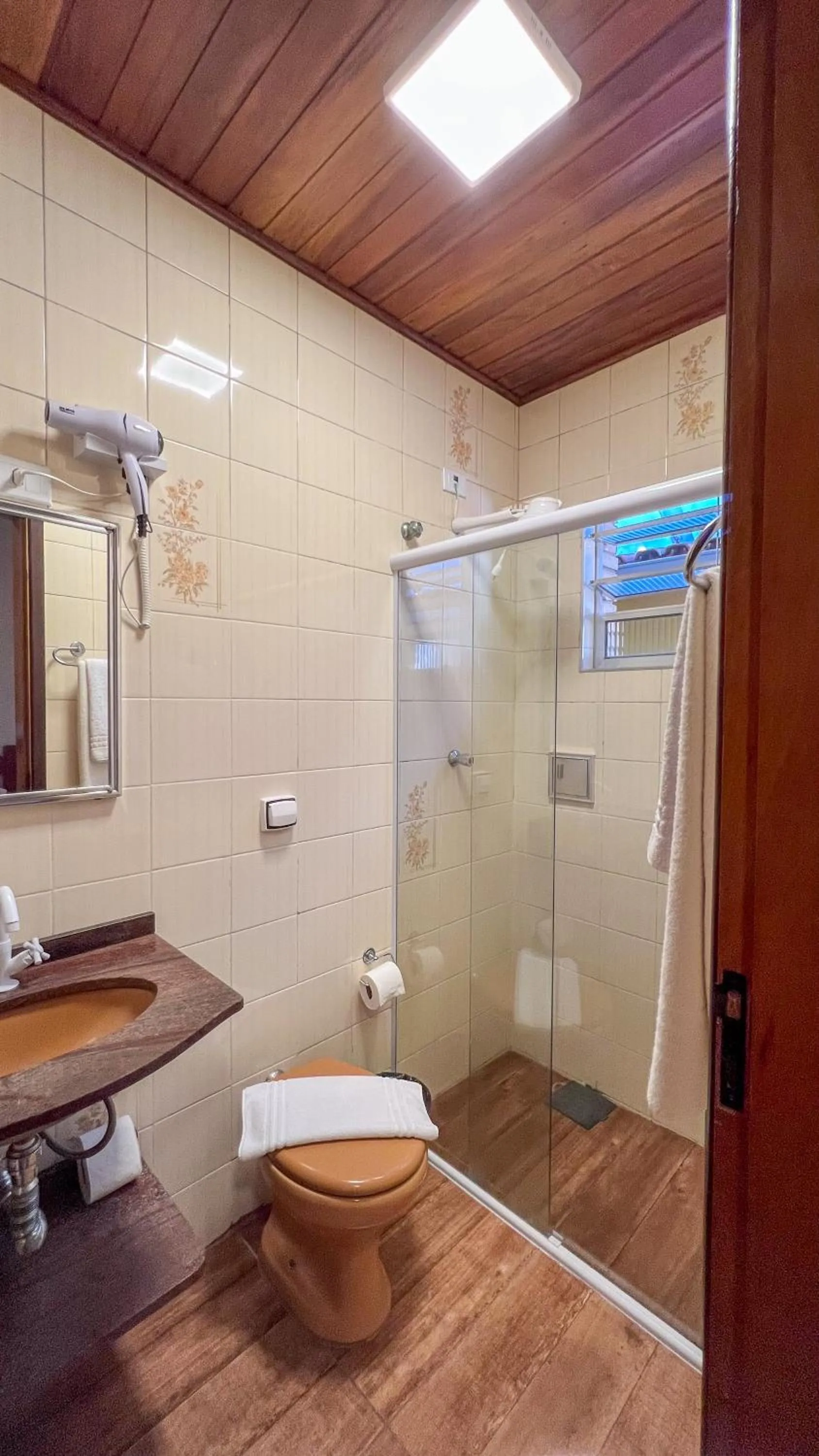 Shower in Pousada Amanhecer do Itaguá