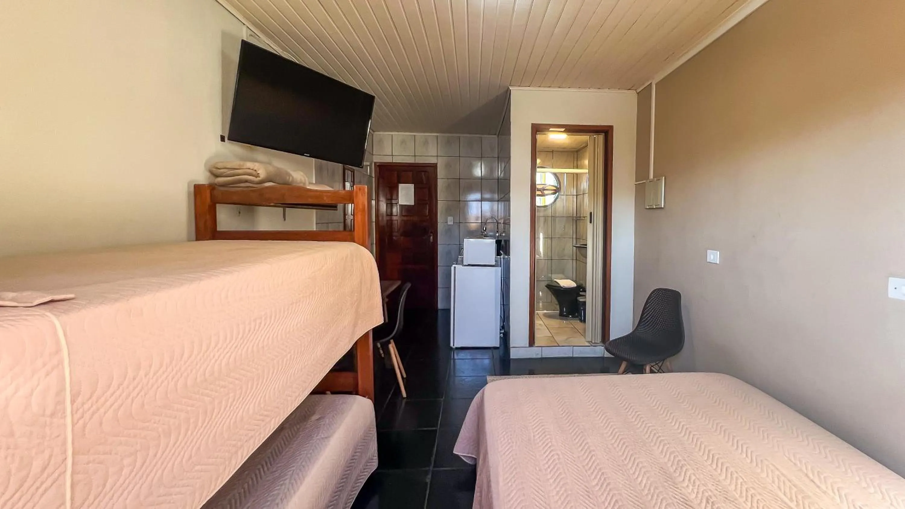 Photo of the whole room in Pousada Amanhecer do Itaguá