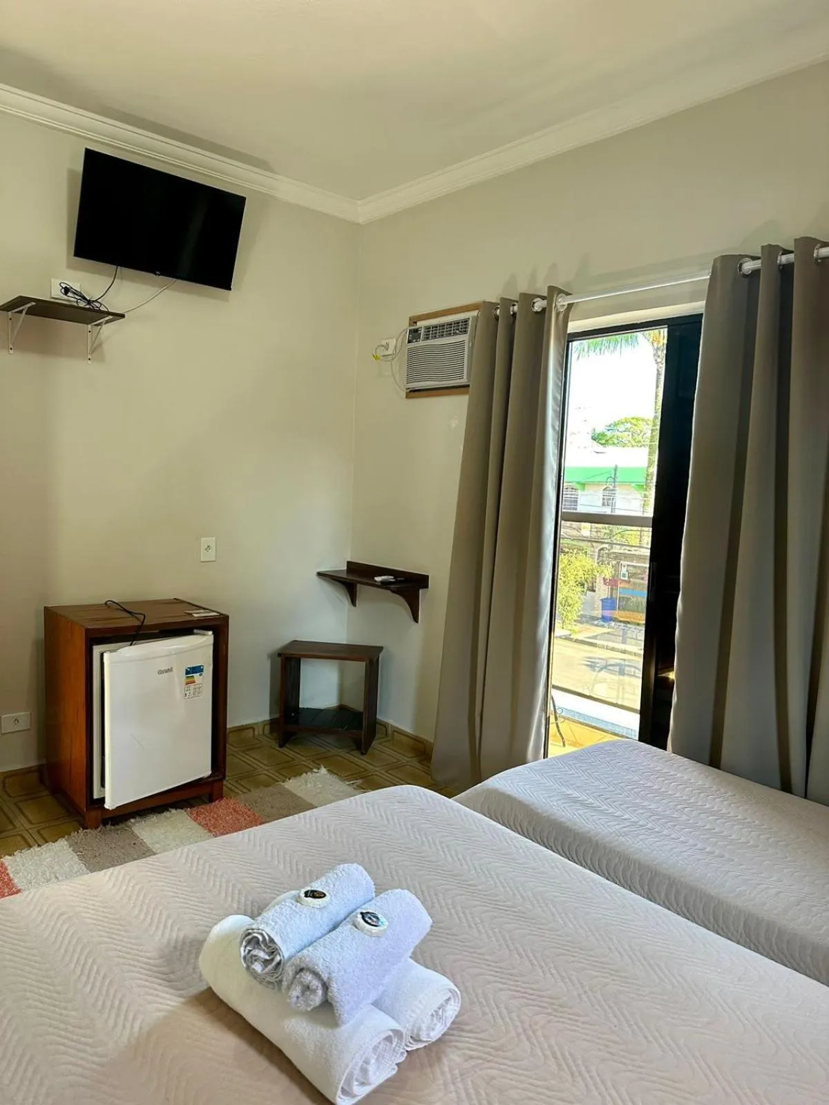 TV and multimedia in Pousada Amanhecer do Itaguá