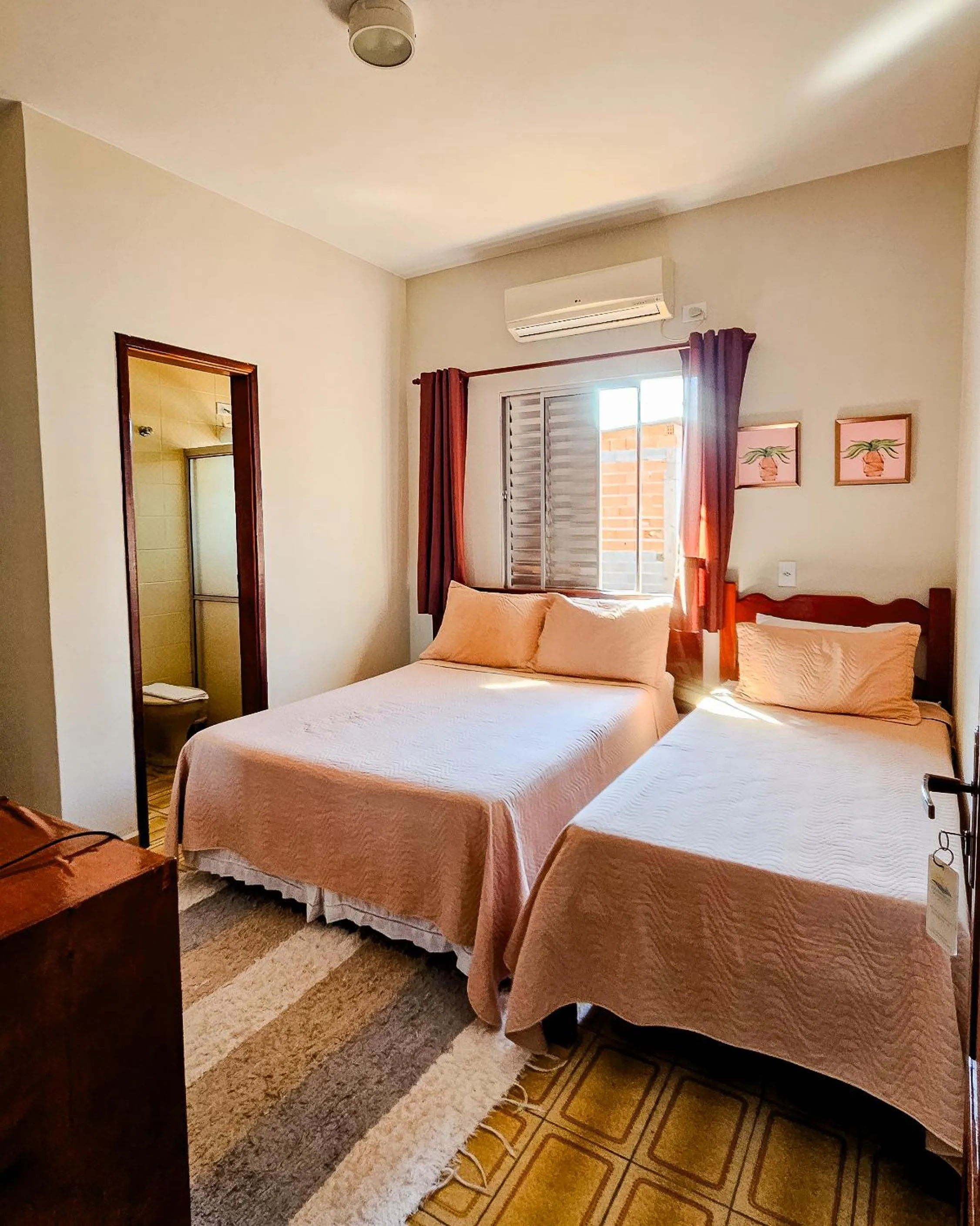 Photo of the whole room in Pousada Amanhecer do Itaguá