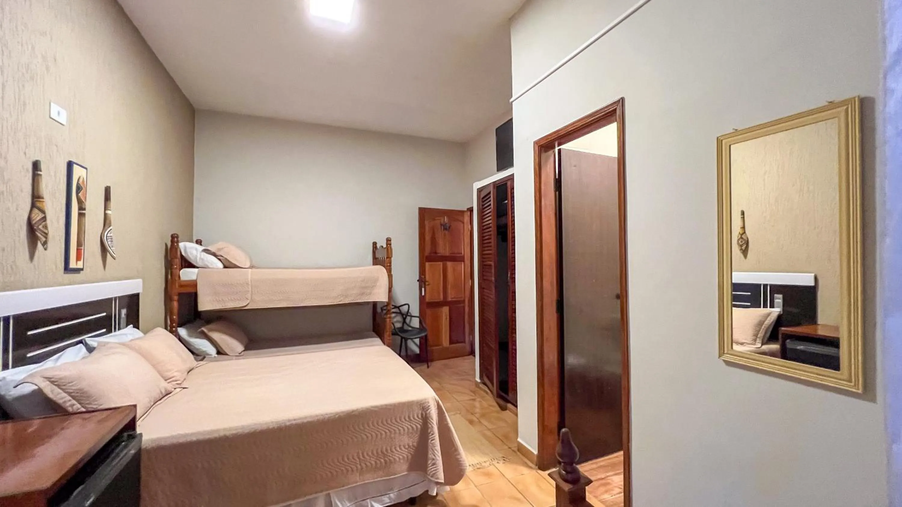 TV and multimedia in Pousada Amanhecer do Itaguá