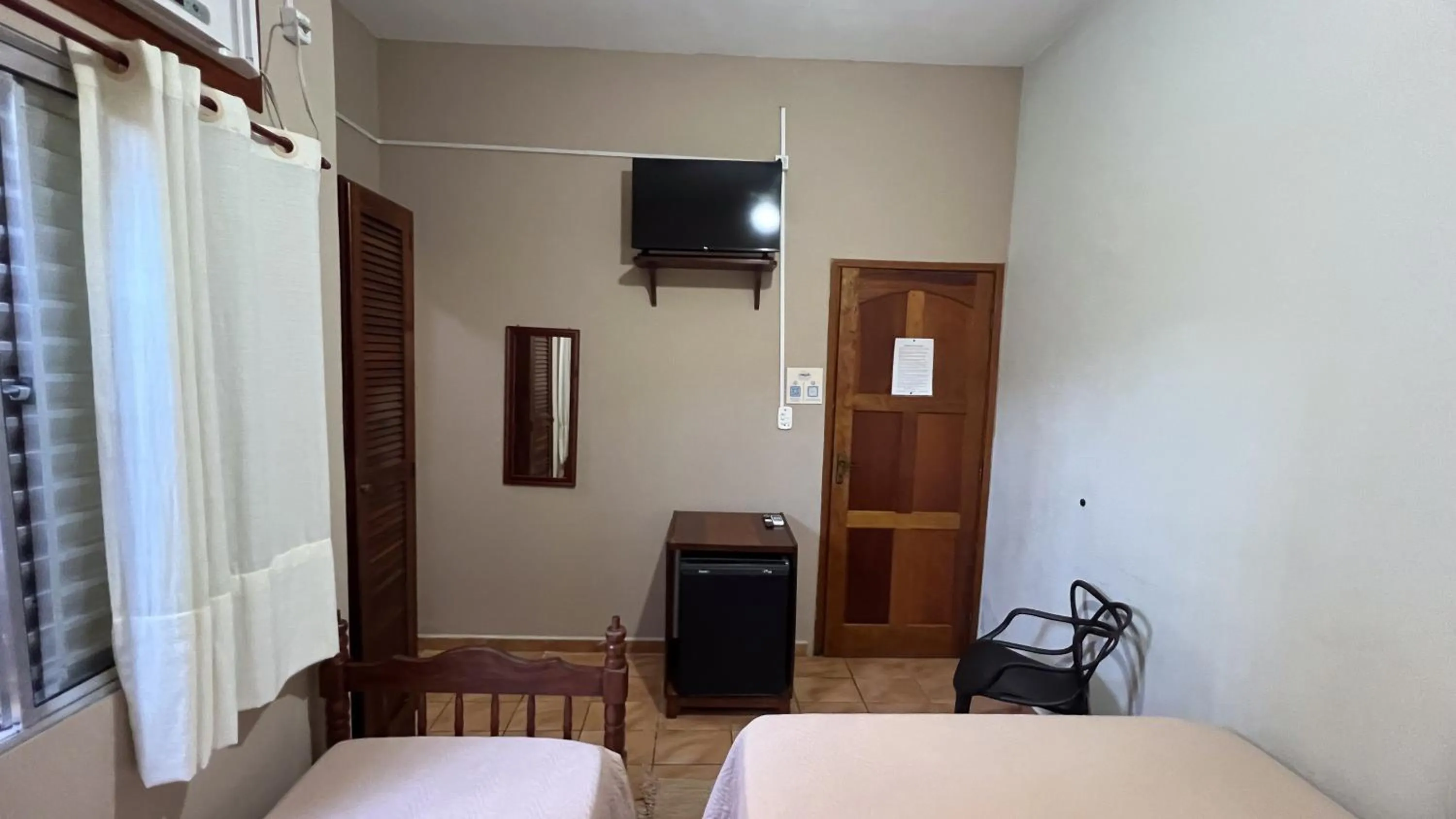 TV and multimedia in Pousada Amanhecer do Itaguá