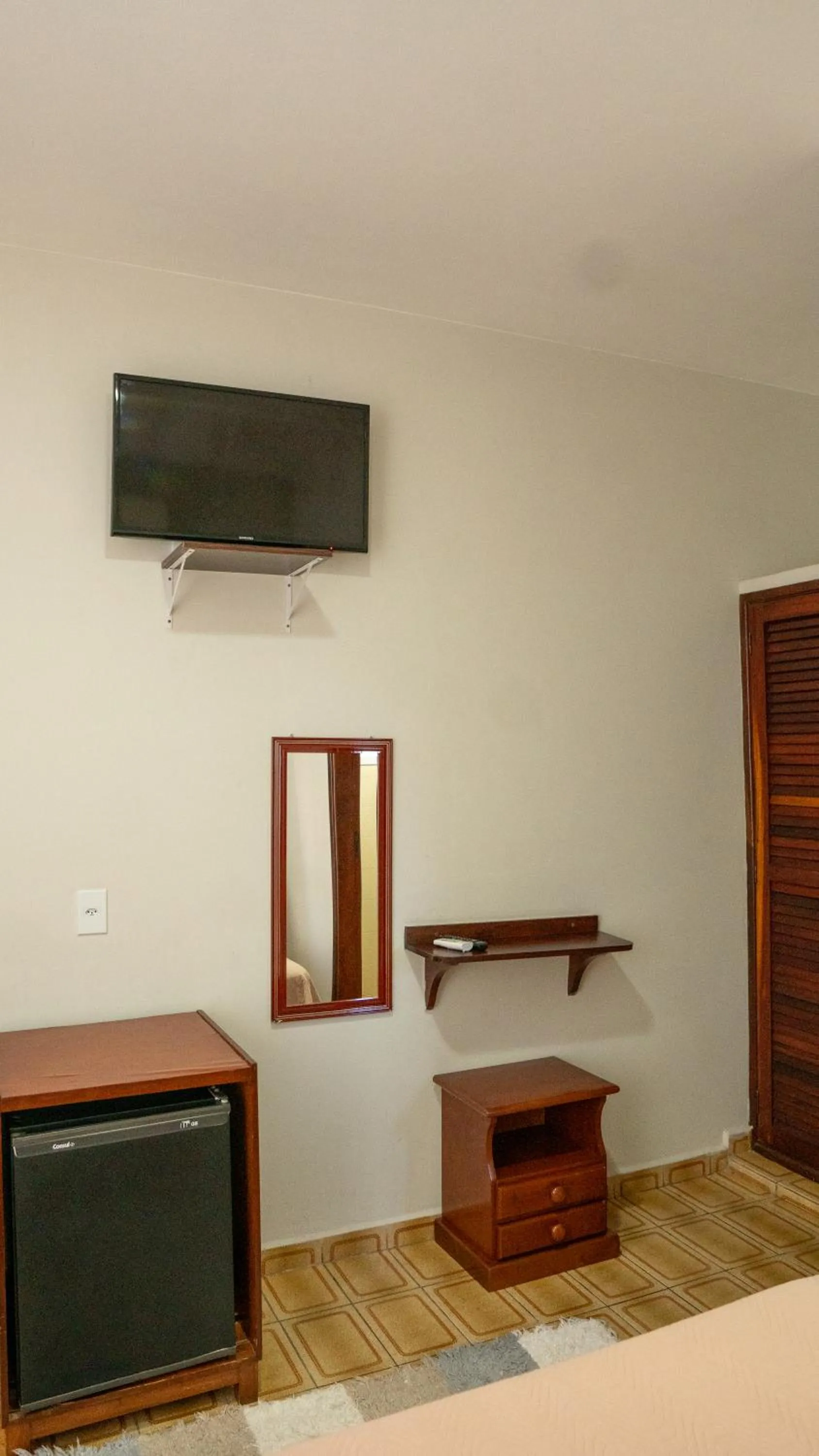 TV and multimedia in Pousada Amanhecer do Itaguá