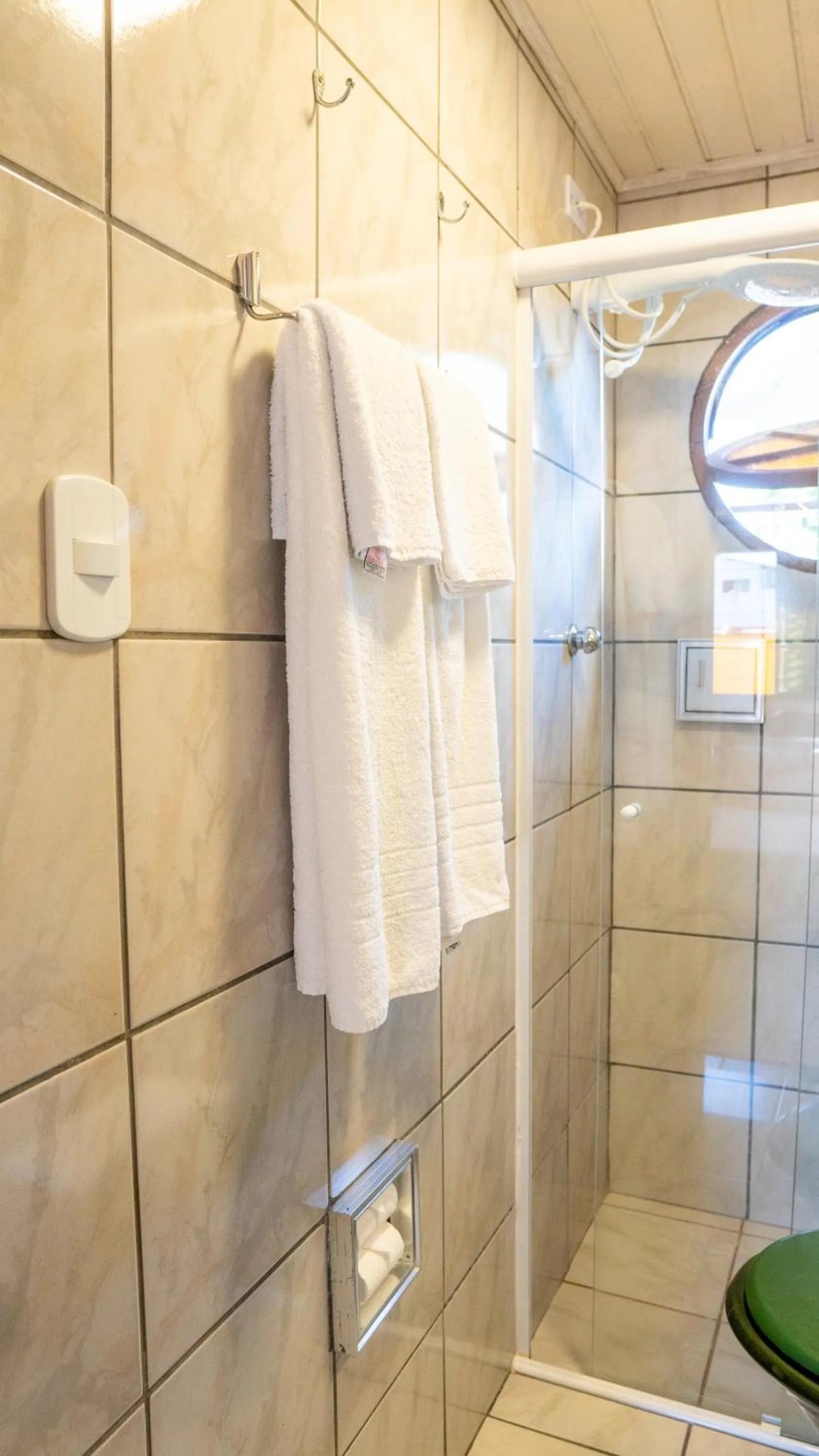 Shower in Pousada Amanhecer do Itaguá