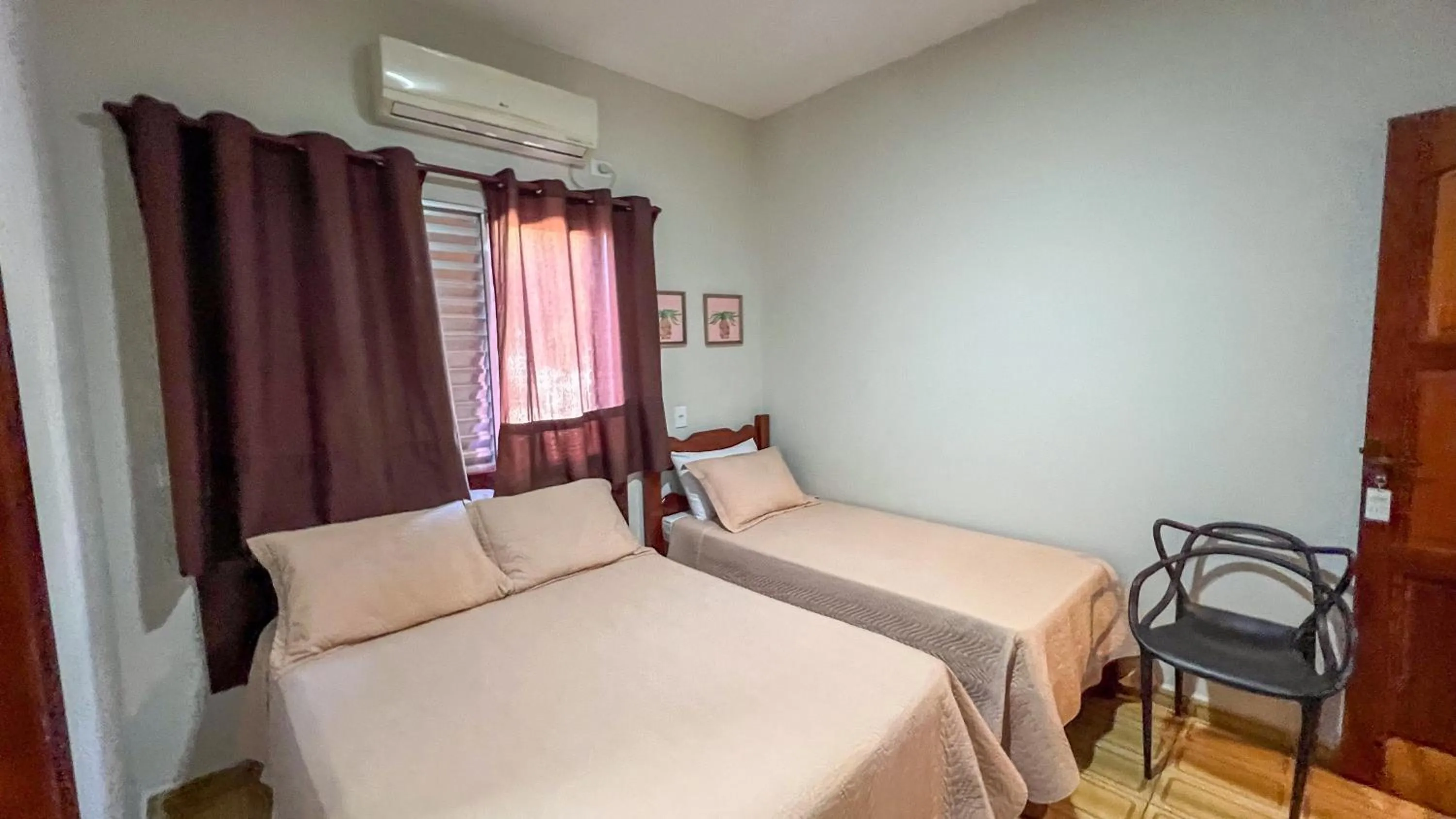 Photo of the whole room in Pousada Amanhecer do Itaguá