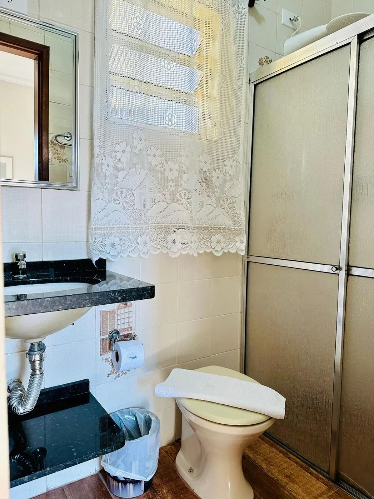 Shower in Pousada Amanhecer do Itaguá