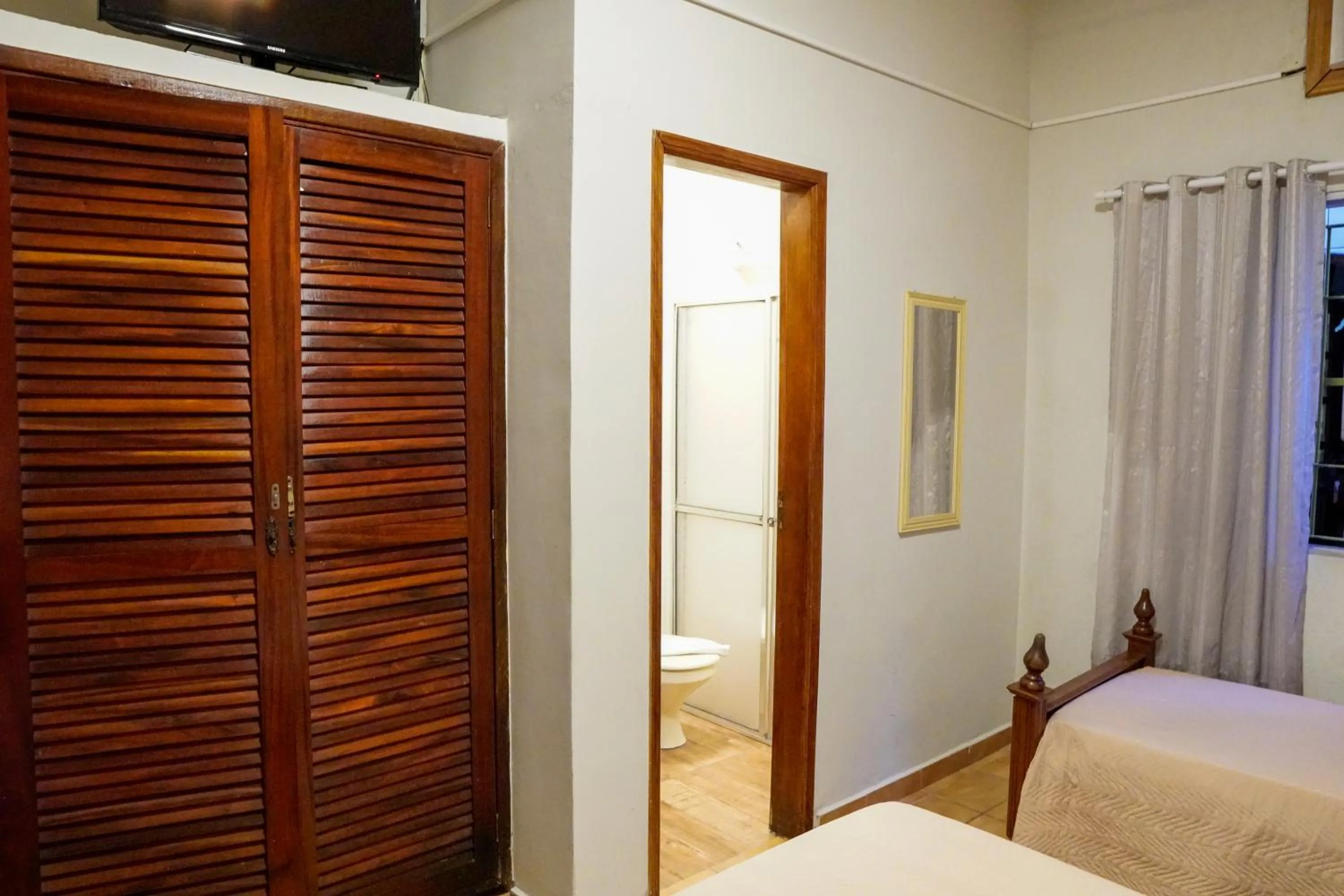 Photo of the whole room in Pousada Amanhecer do Itaguá