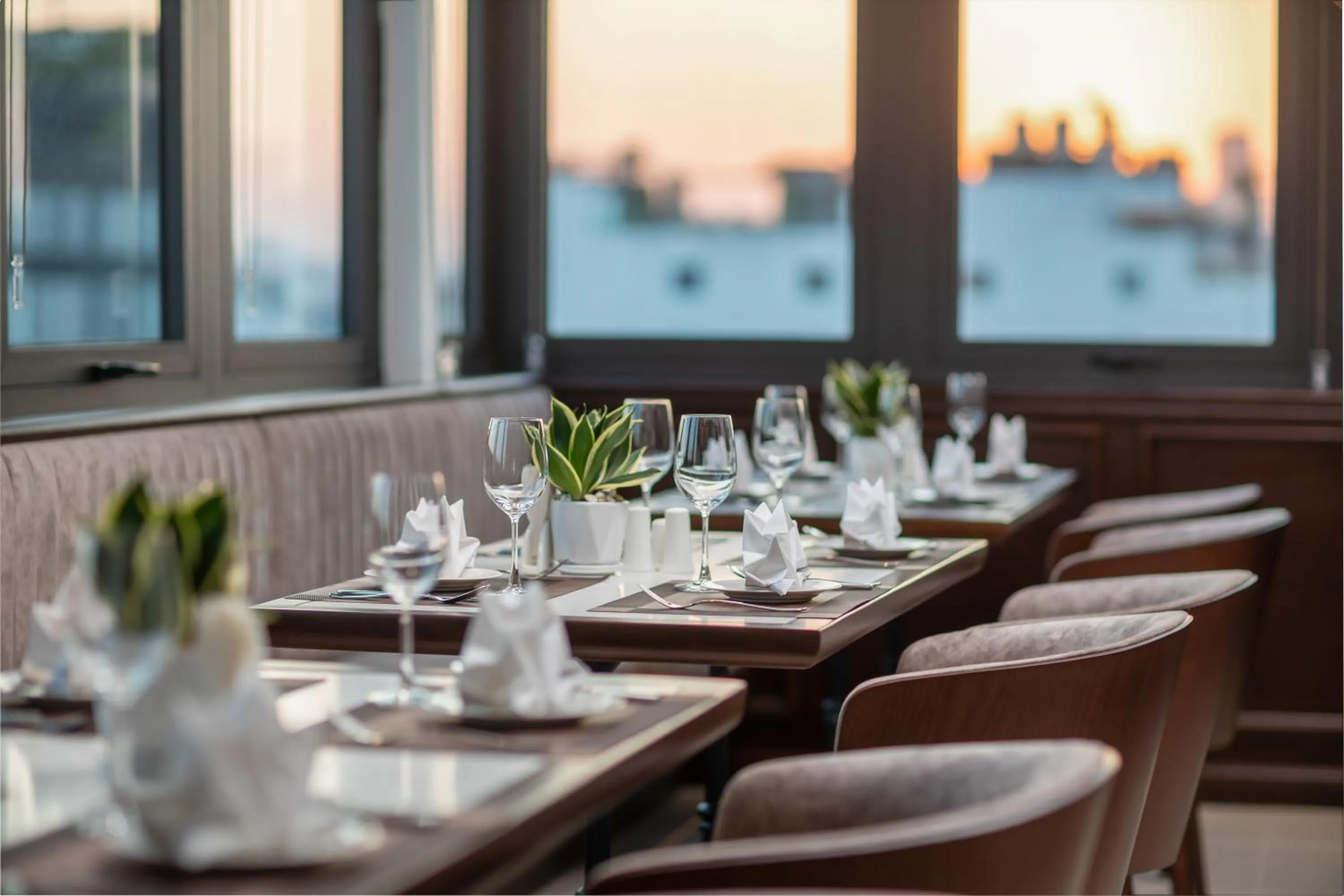 Restaurant/places to eat in The Q Boutique Hotel