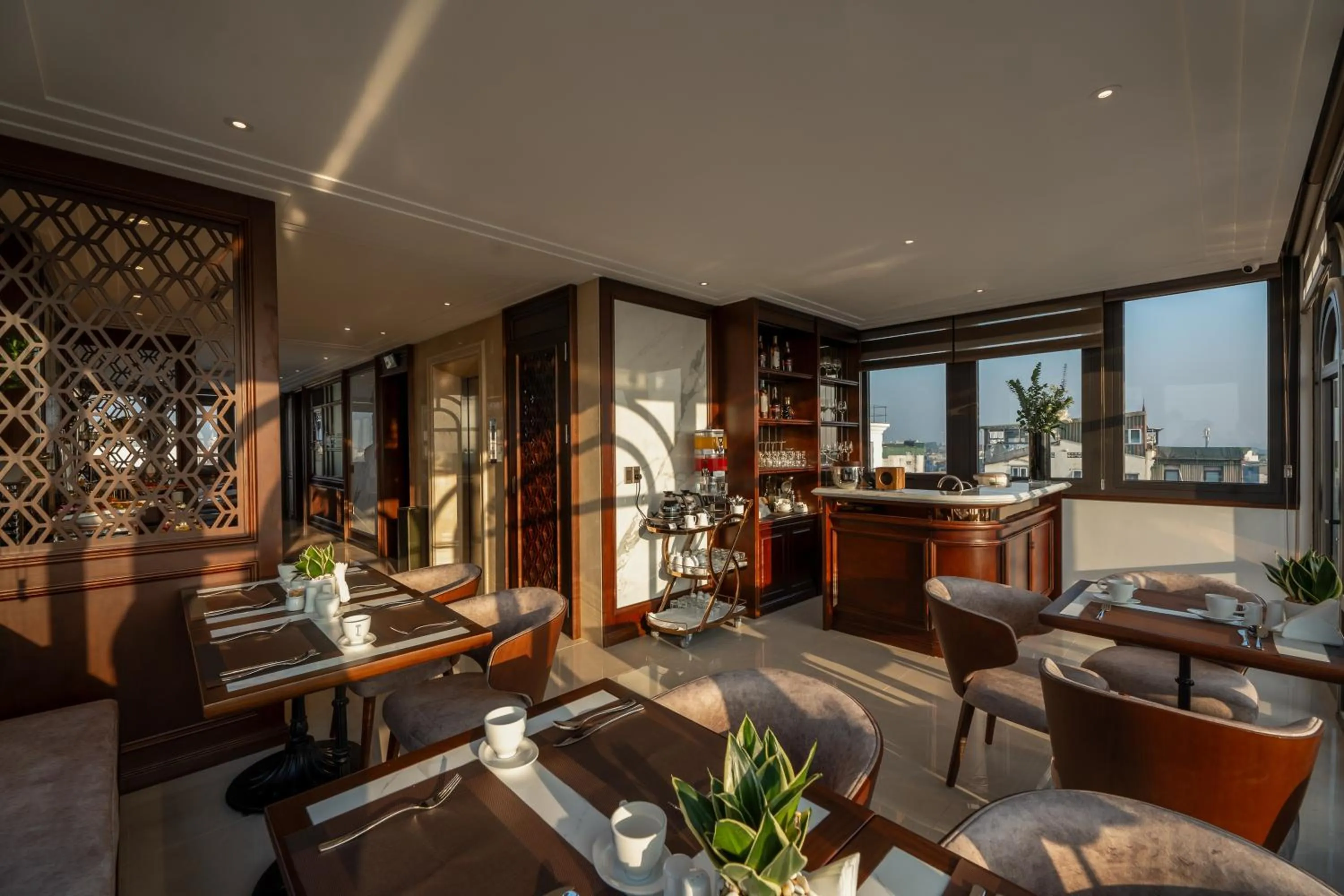 Restaurant/places to eat in The Q Boutique Hotel