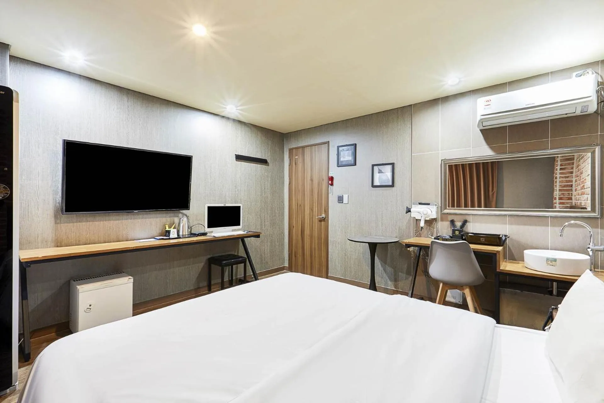 Bed in Icheon Paradise Hotel