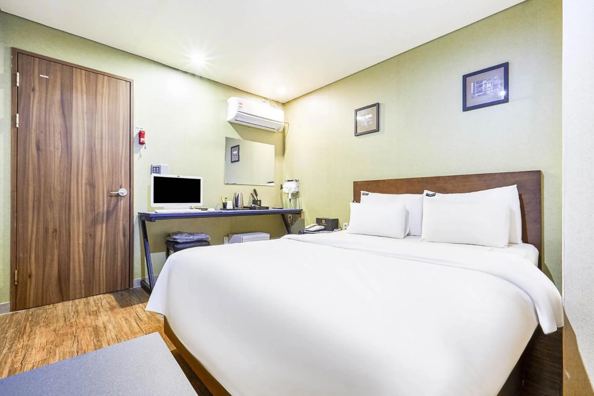 Bed in Icheon Paradise Hotel