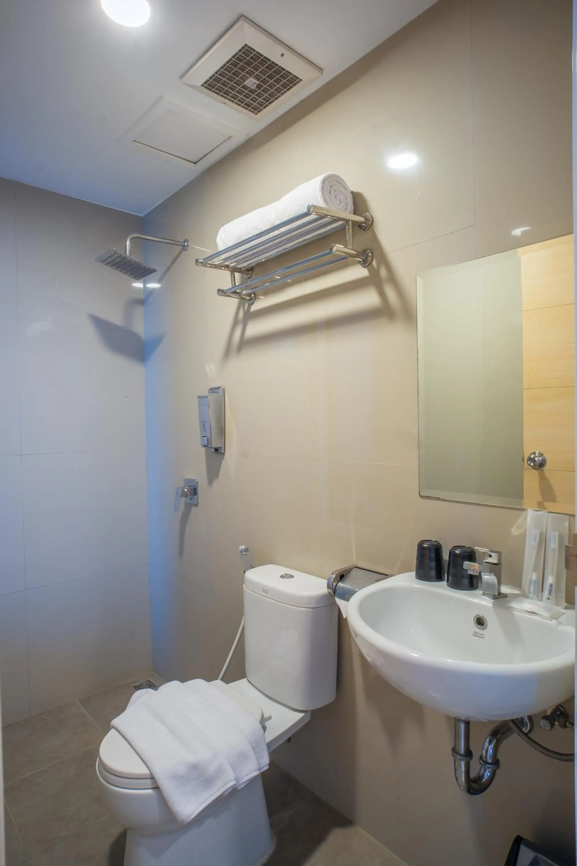 Shower in Triizz Hotel Semarang