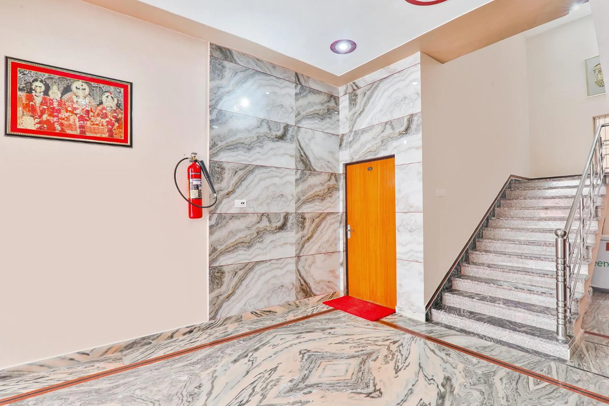 Lobby or reception in FabHotel Shree Venkatesh Nileyam