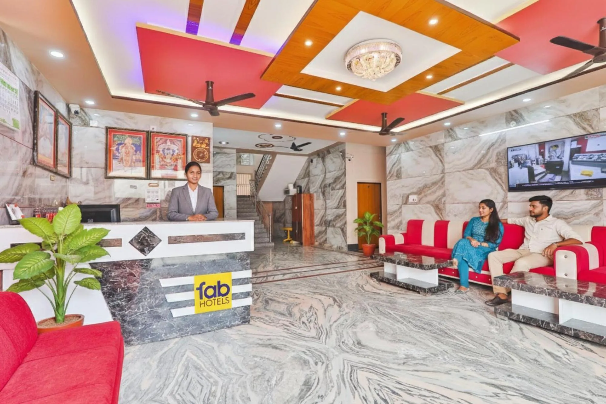 Lobby or reception in FabHotel Shree Venkatesh Nileyam