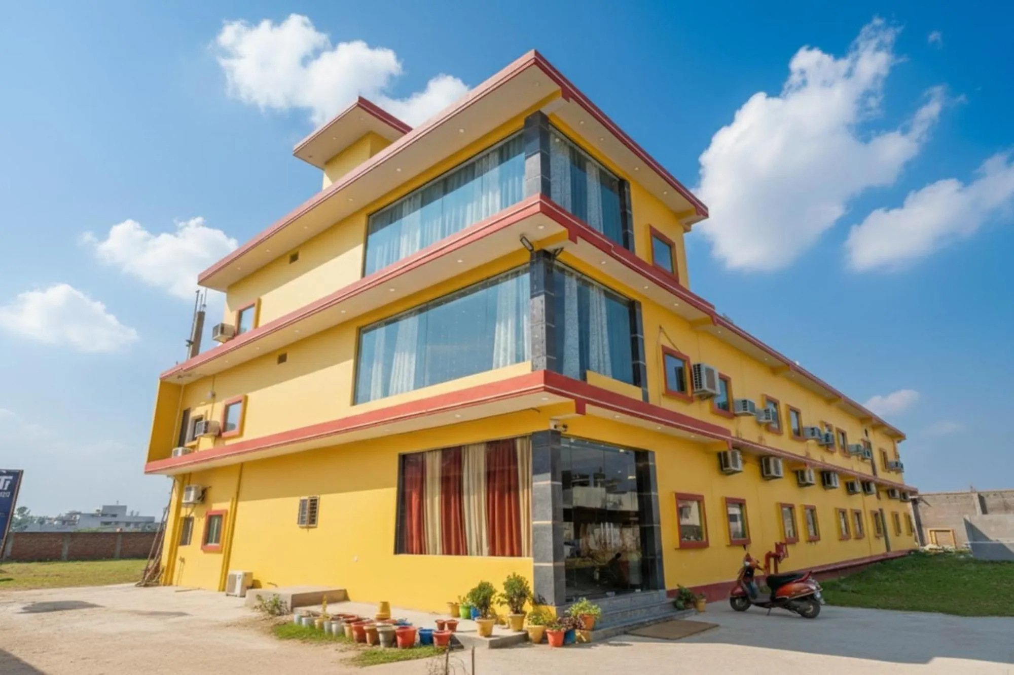 Property building in FabHotel Shree Venkatesh Nileyam