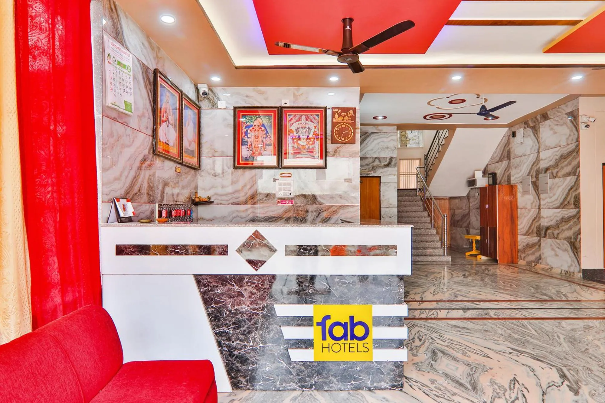 Lobby or reception in FabHotel Shree Venkatesh Nileyam