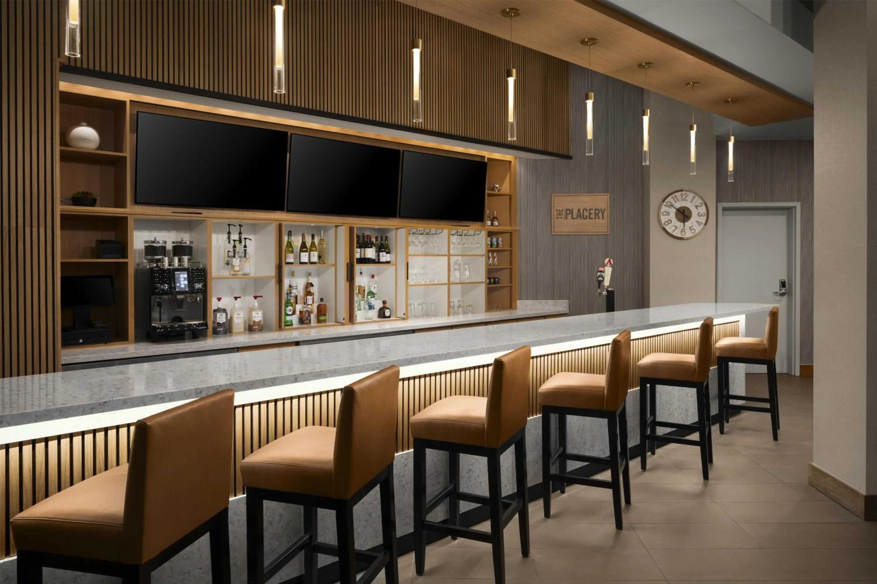 Lounge or bar in Hyatt Place Denver Cherry Creek