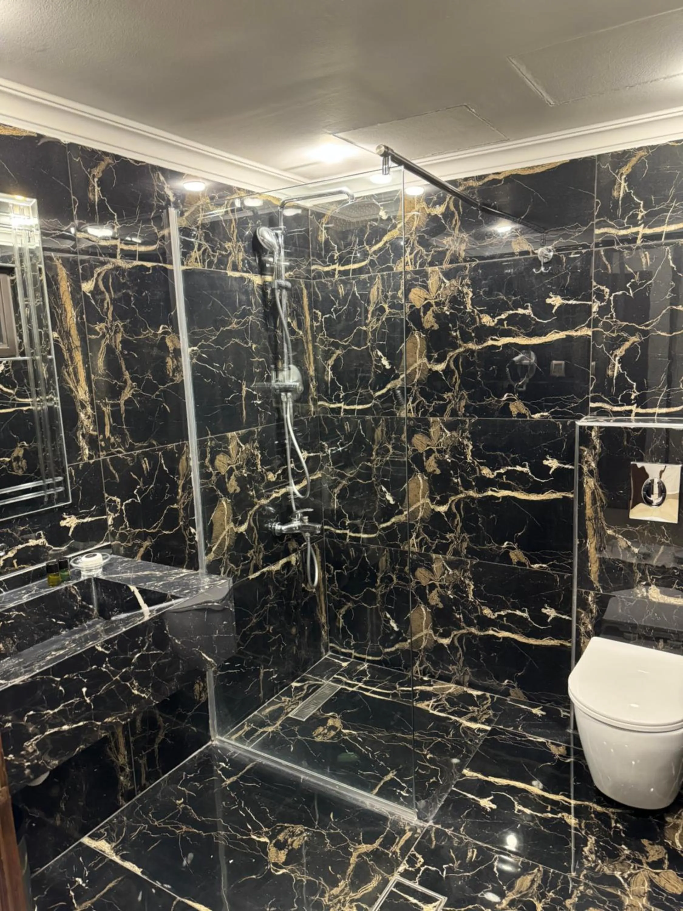 City Rose Hotel Suites