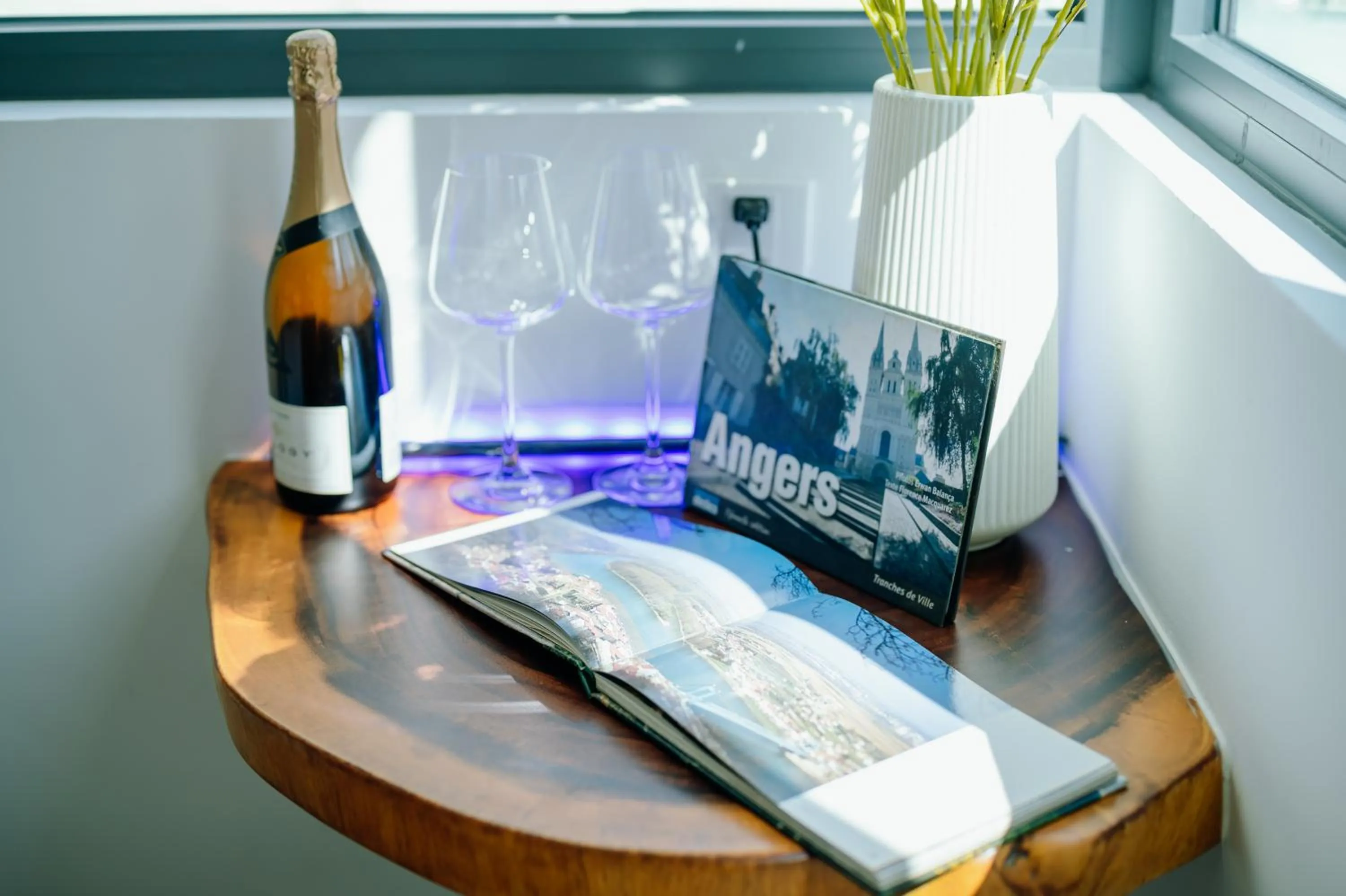 Food and drinks in Urban Hotel