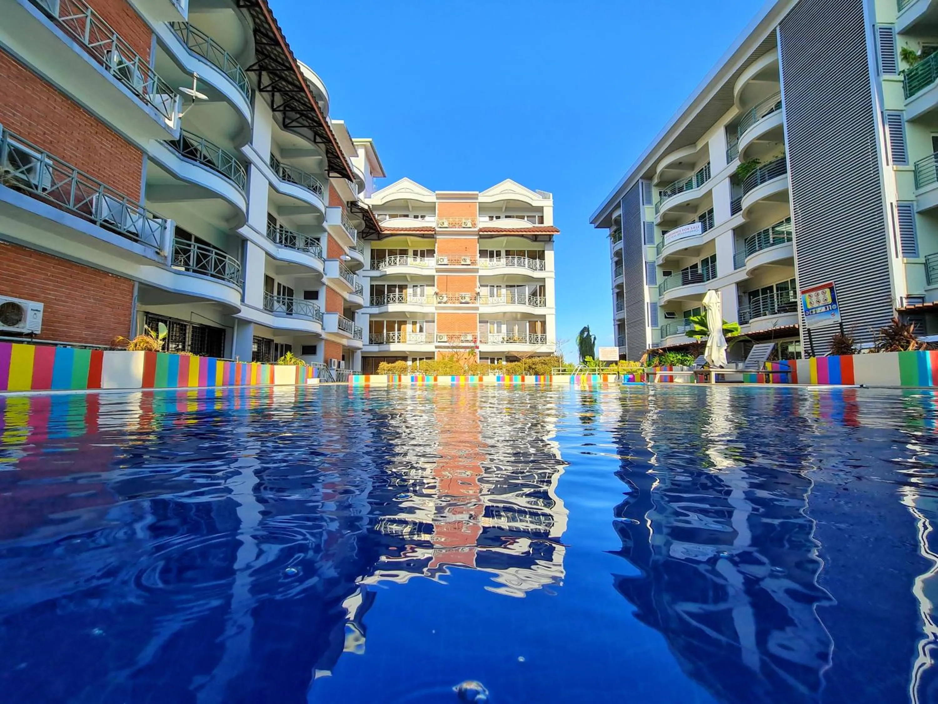 Swimming pool in Perdana Serviced Apartment & Resorts