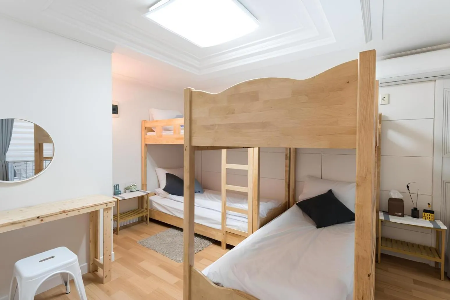 Bed in The Blossom Yeonnam Guesthouse