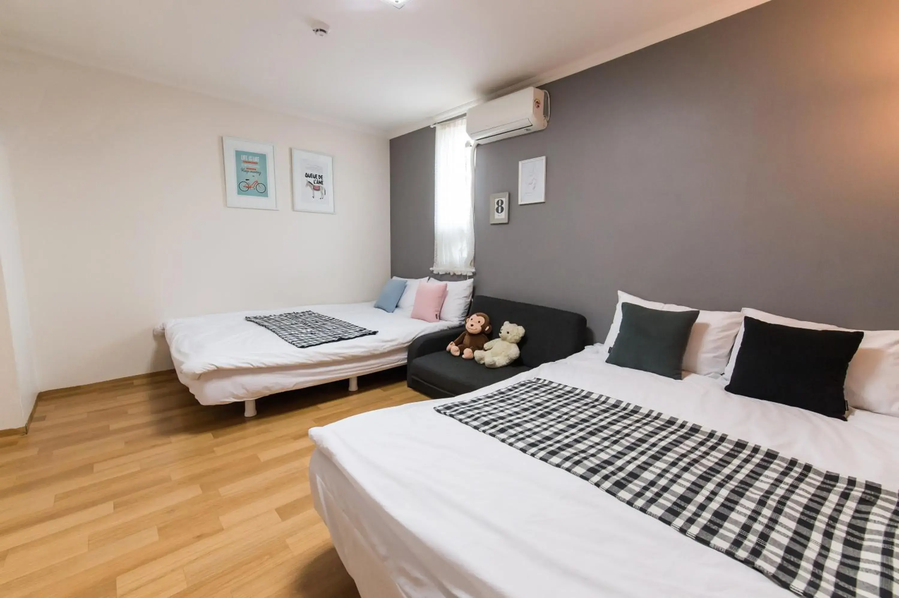 Family Room with Bathroom in The Blossom Yeonnam Guesthouse Family Room with Bathroom in The Blossom Yeonnam Guesthouse