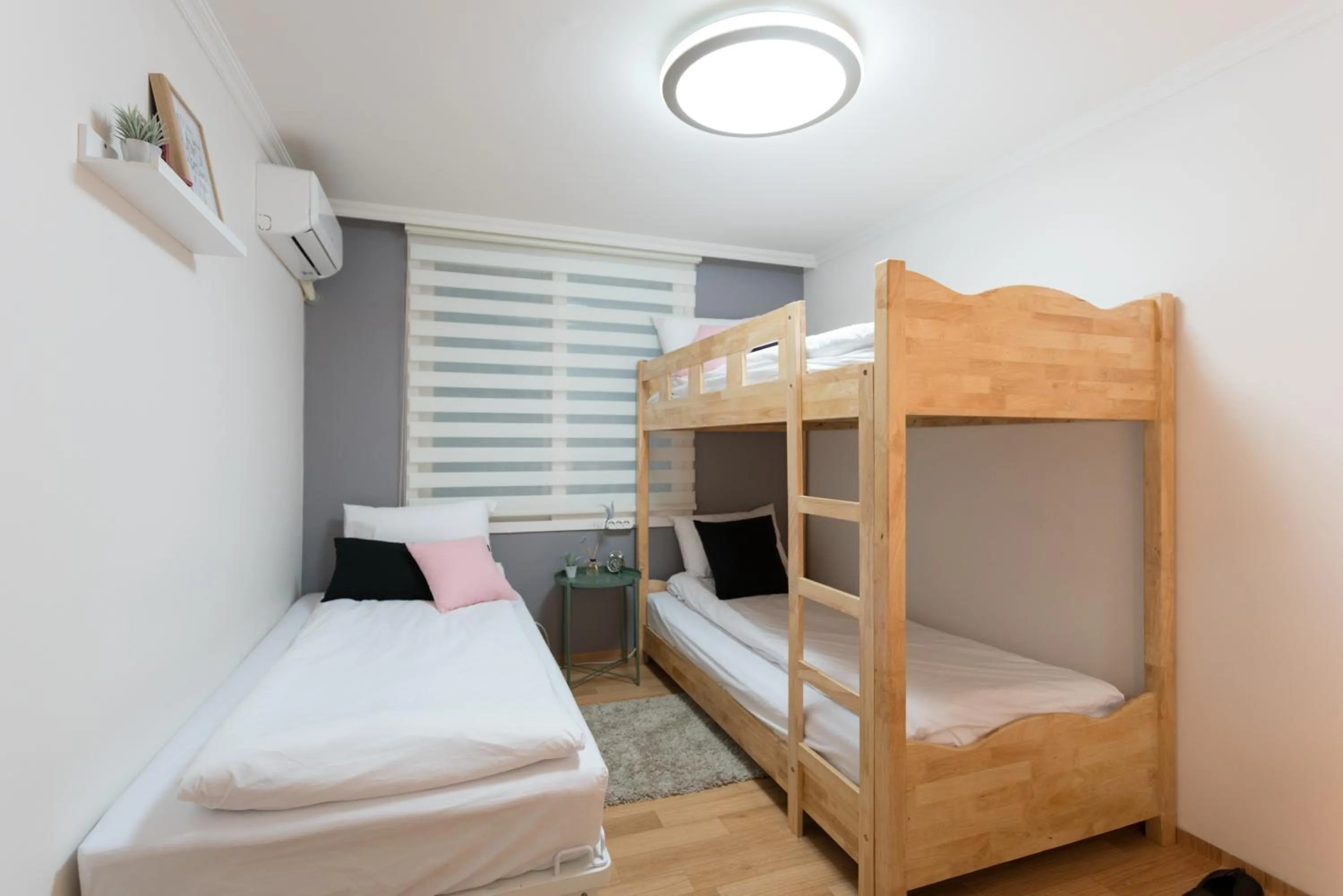 Bed in The Blossom Yeonnam Guesthouse