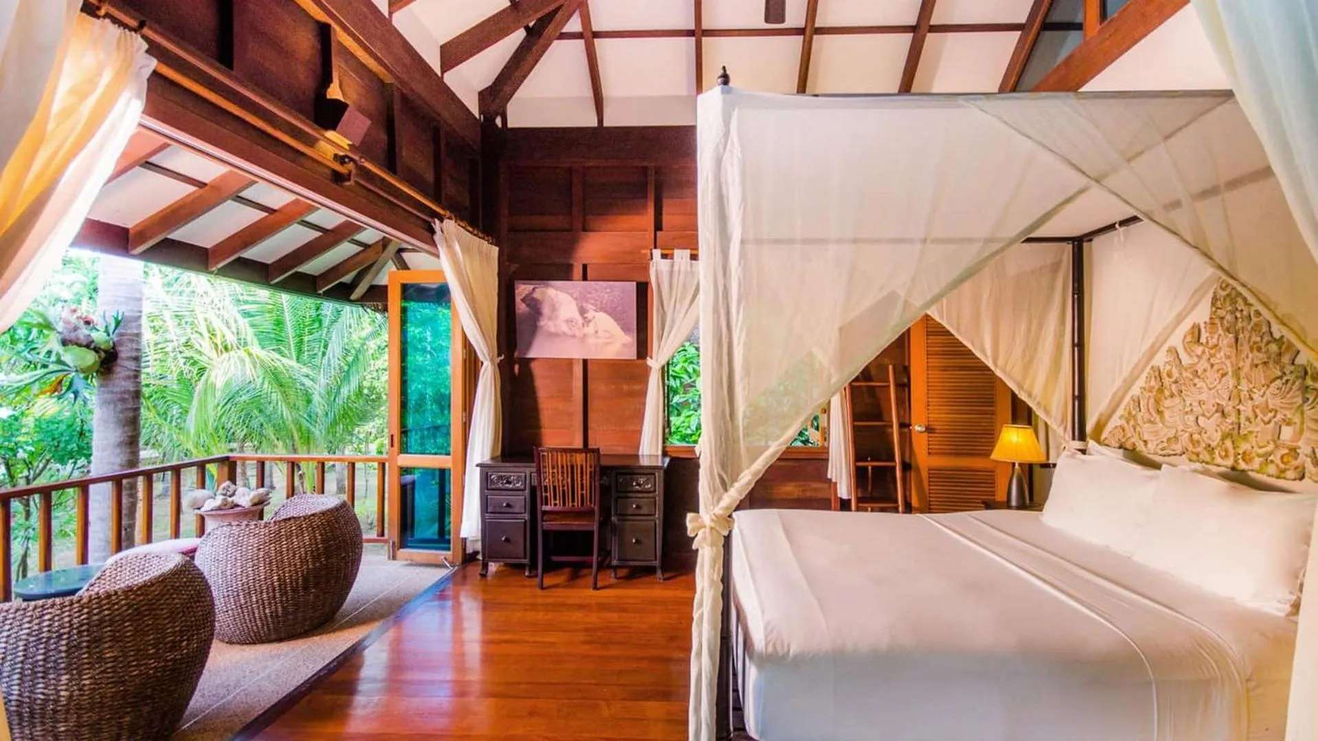 Bed in Koh Jum Beach Villas "A member of Secret Retreats"