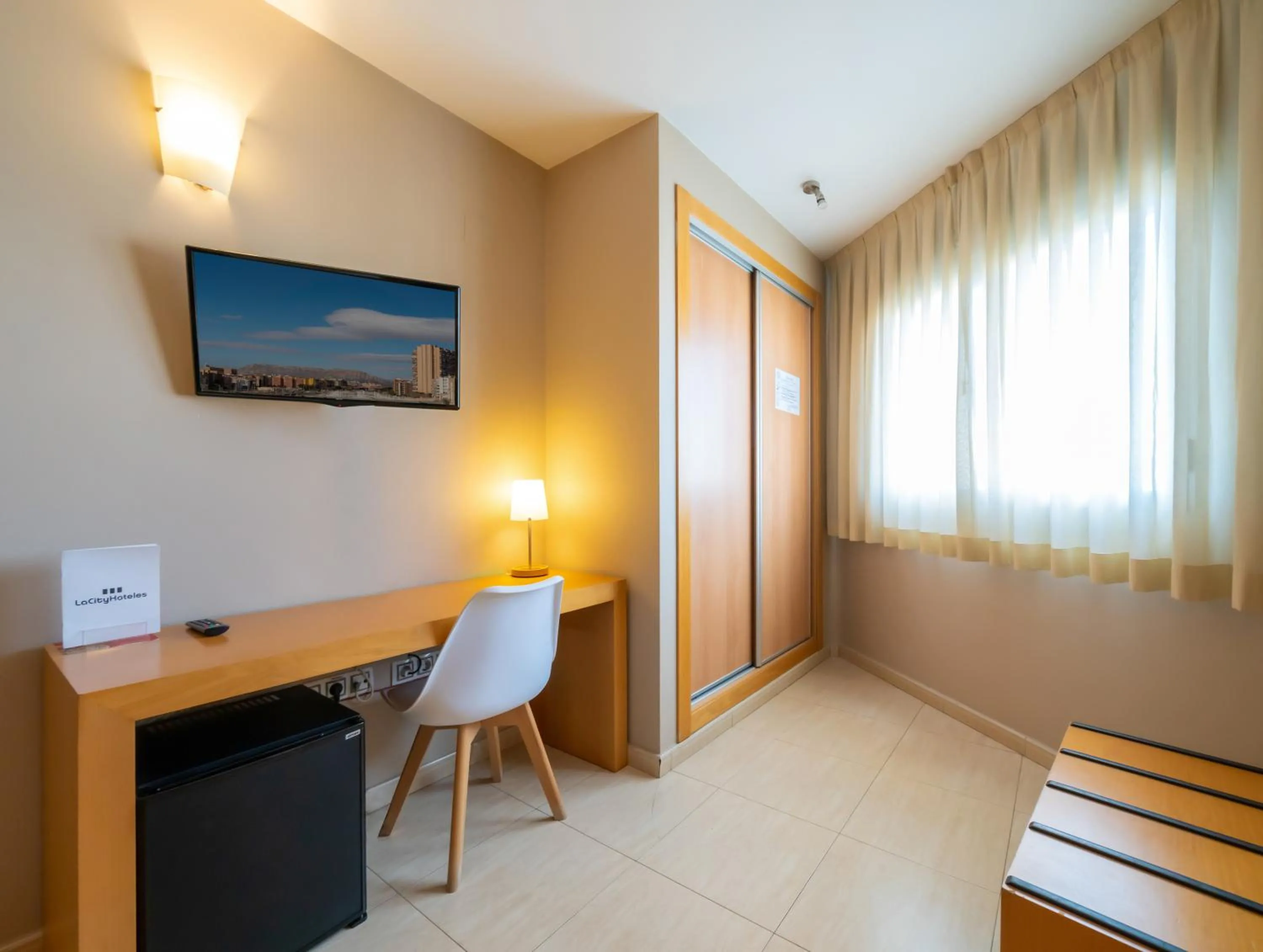 TV and multimedia, Bed in La City Estación